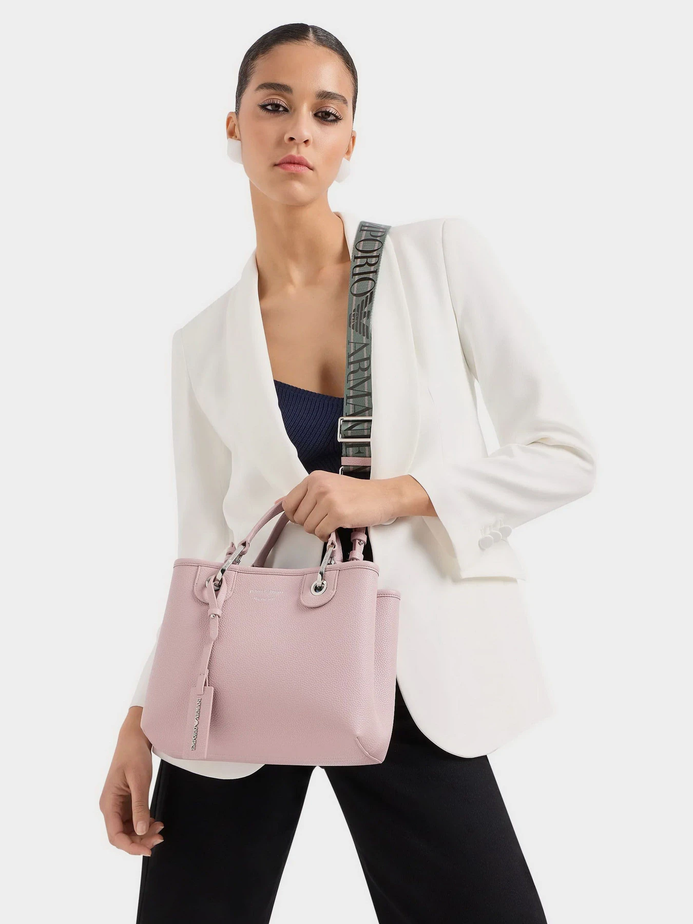 Сумки Emporio Armani Myea модель Y3D166-YFO5E-80700 Сумки Emporio Armani Myea модель Y3D166-YFO5E-80700 Фото