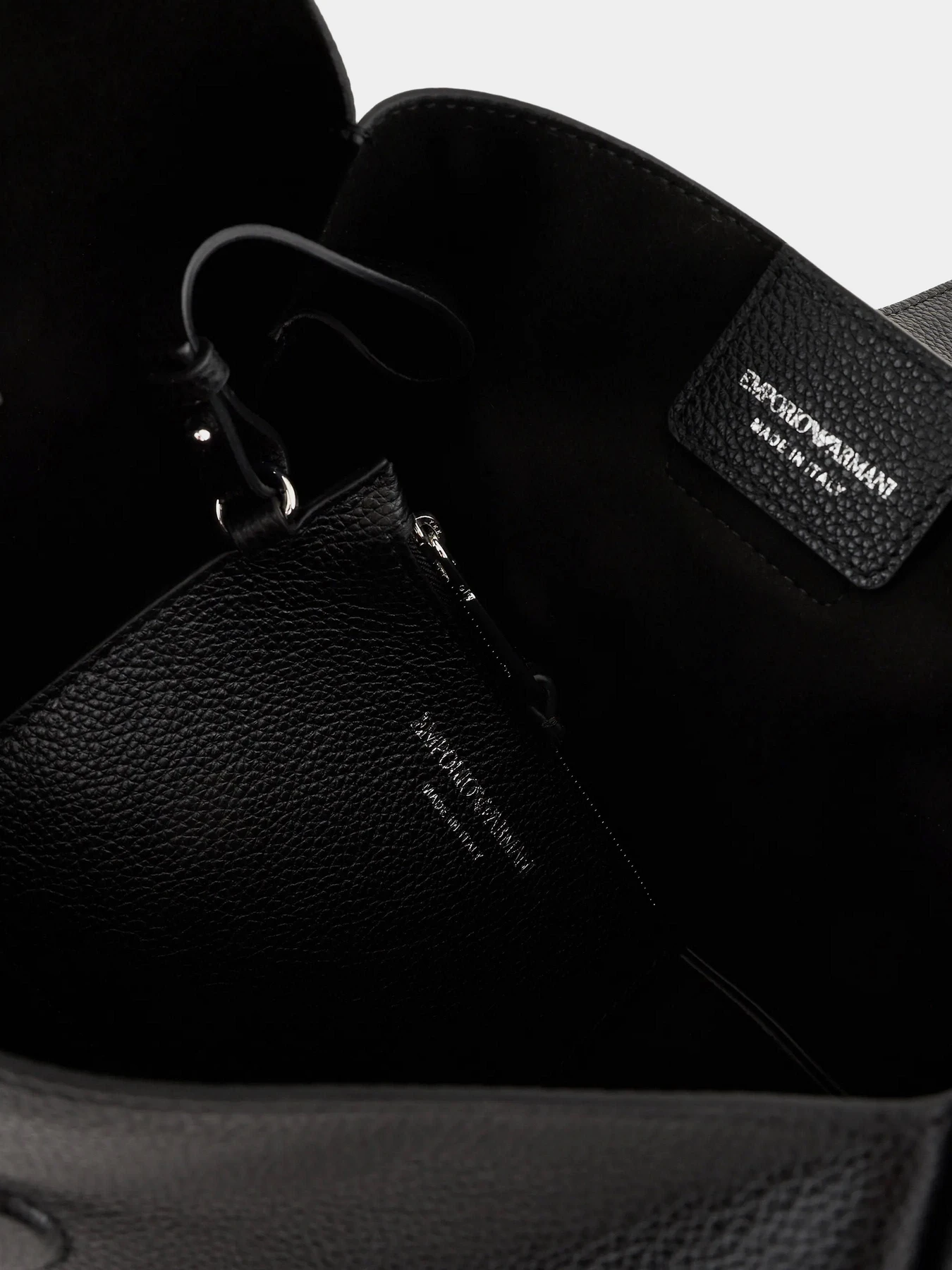 Сумки Emporio Armani модель Y3E234-YWQ9X-80001 Сумки Emporio Armani модель Y3E234-YWQ9X-80001 Фото