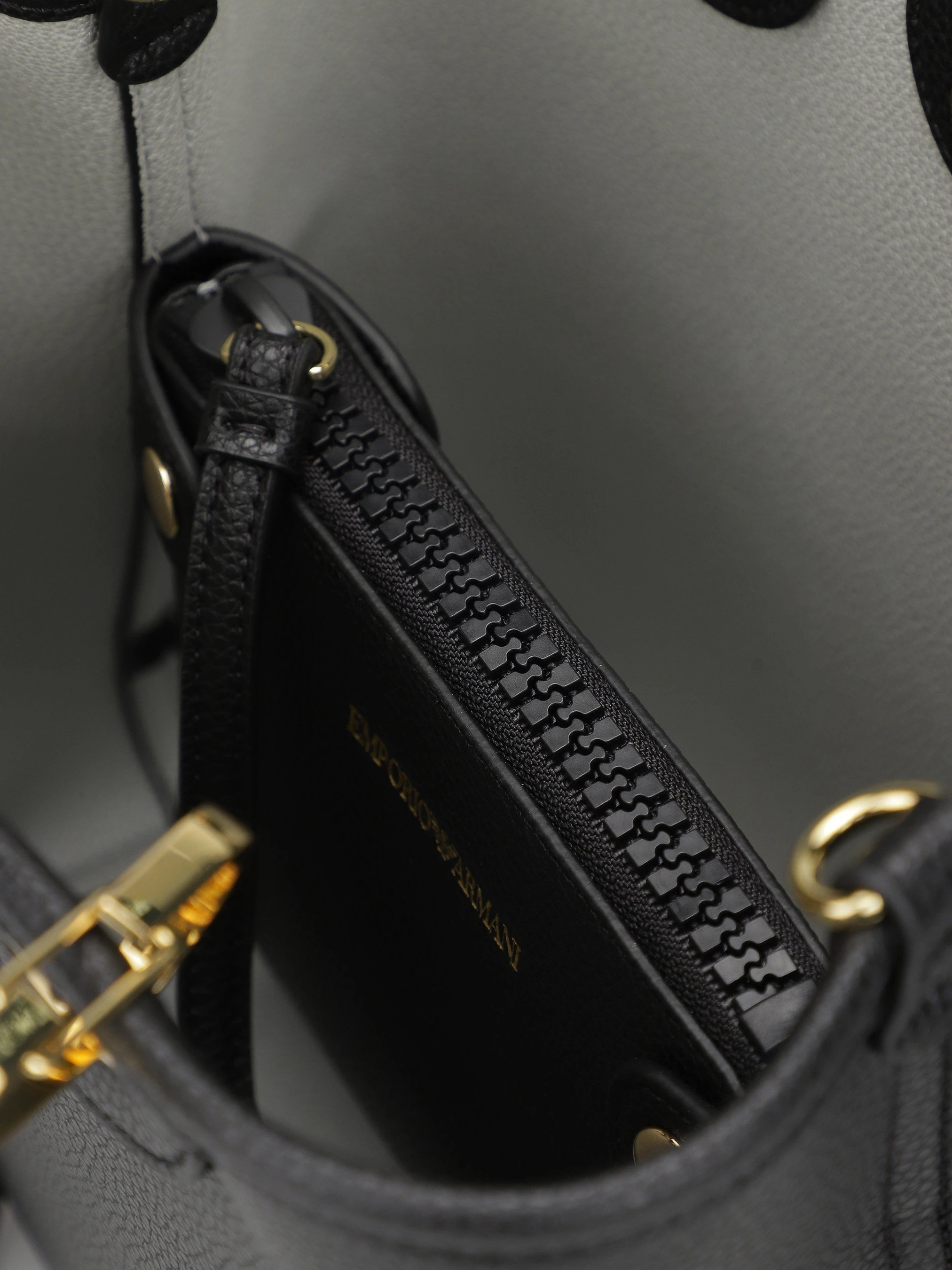 Сумки Emporio Armani модель EW000362-AF12103-MC032 — фото 5