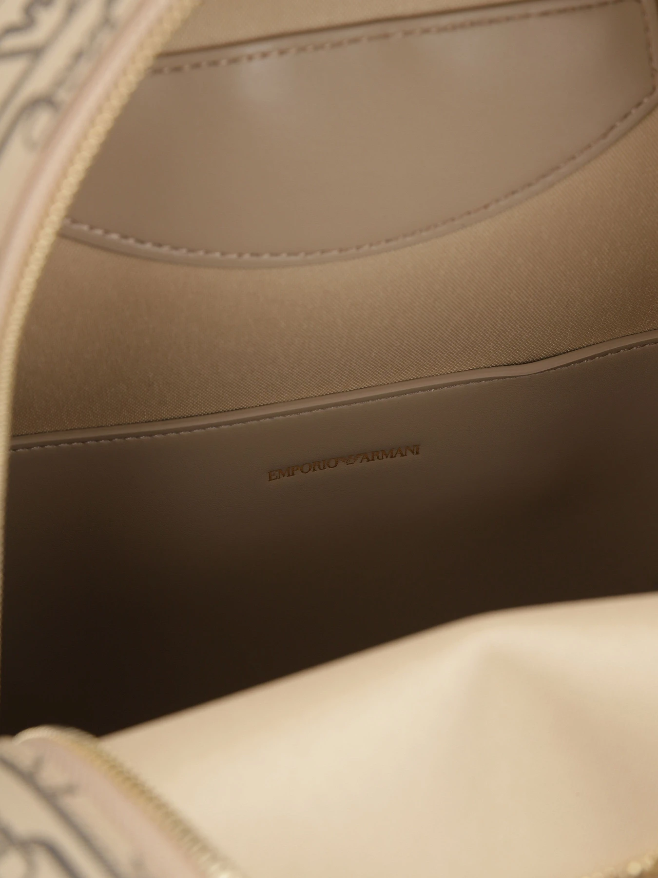 Рюкзаки Emporio Armani модель EW000372-AF11951-F1074 Фото