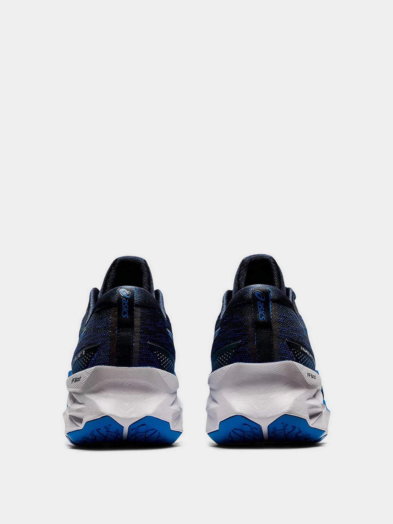 Кроссовки Asics Novablast 2 модель 1011B192-401 Фото