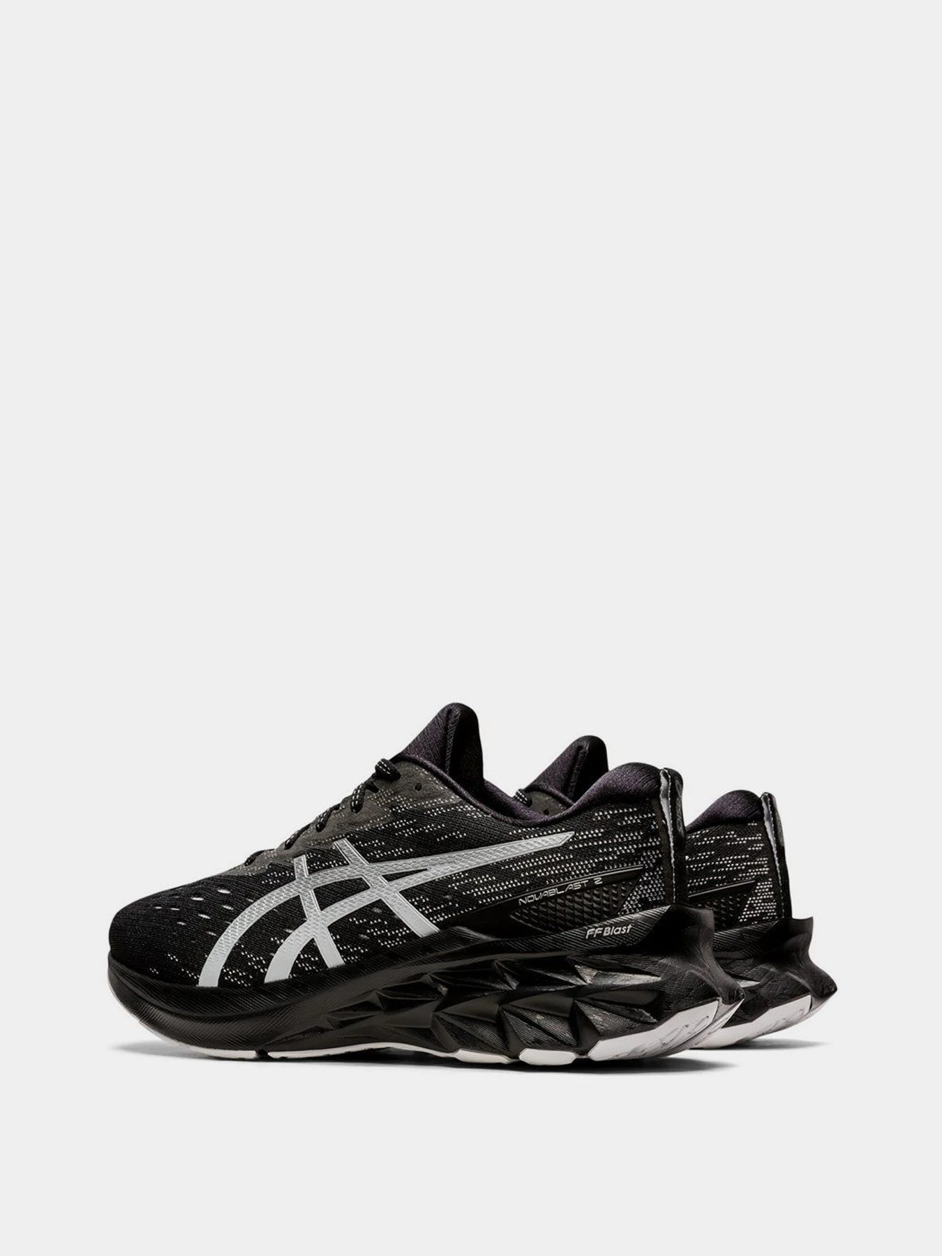 Кроссовки Asics модель 1011B192-001 Фото
