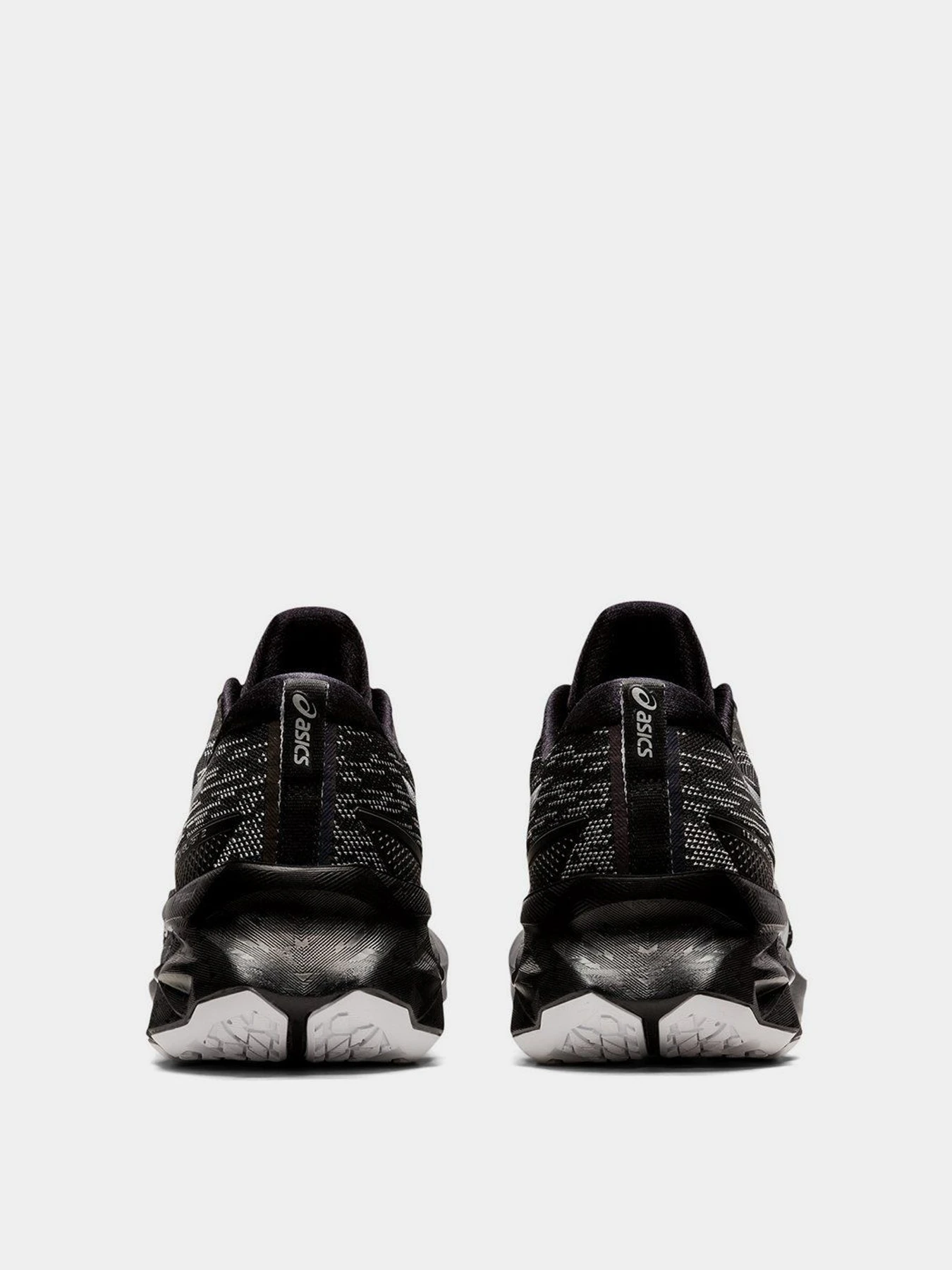 Кроссовки Asics модель 1011B192-001 Фото