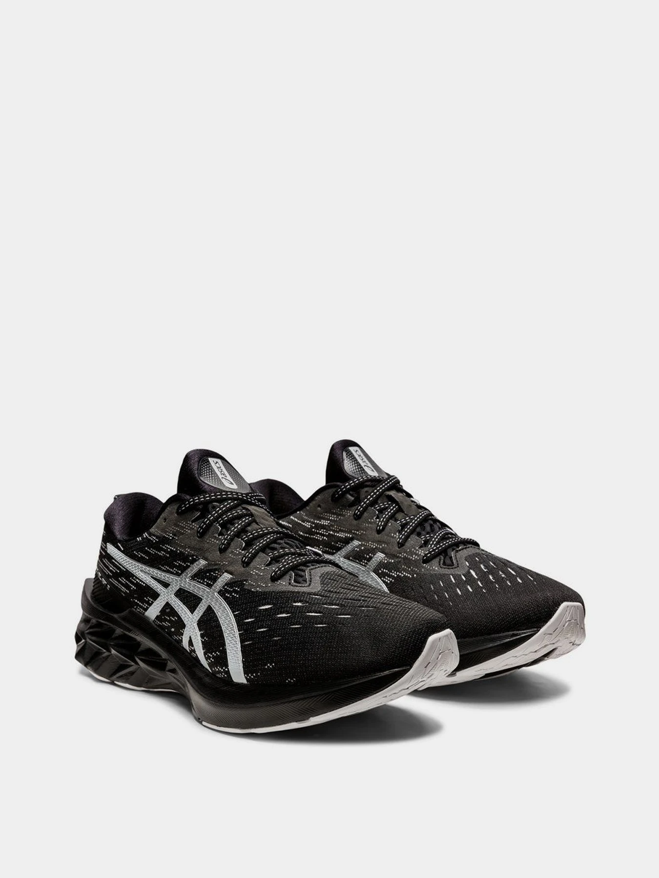 Кроссовки Asics модель 1011B192-001 Фото