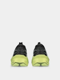 Кросівки Asics Novablast 3 модель 1011B458-005 Чорний, зелений Фото
