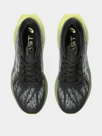 Кросівки Asics Novablast 3 модель 1011B458-005 Чорний, зелений Фото