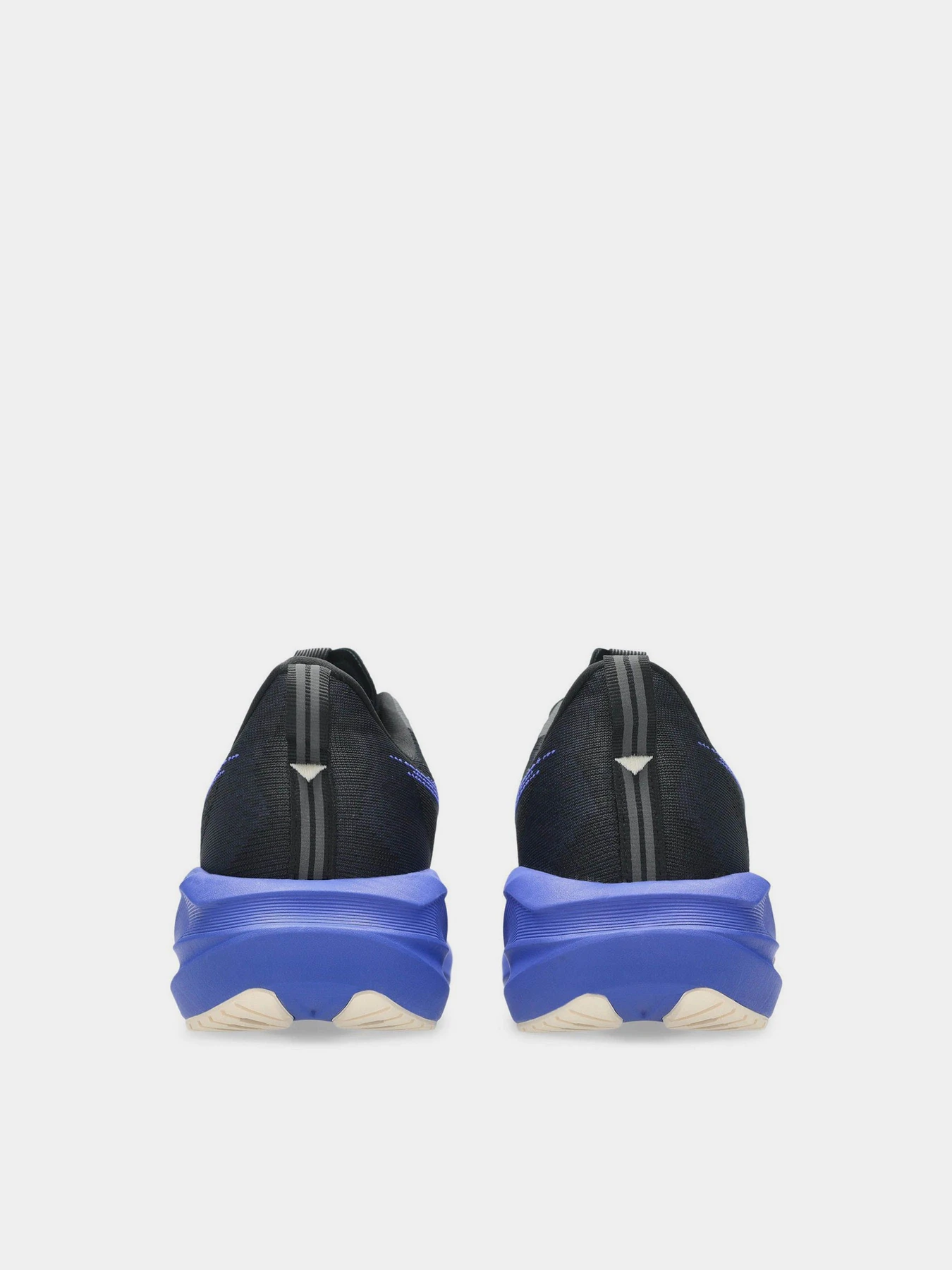 Кроссовки Asics NOVABLAST 5 модель 1011B974-004 Кроссовки Asics NOVABLAST 5 модель 1011B974-004 Фото