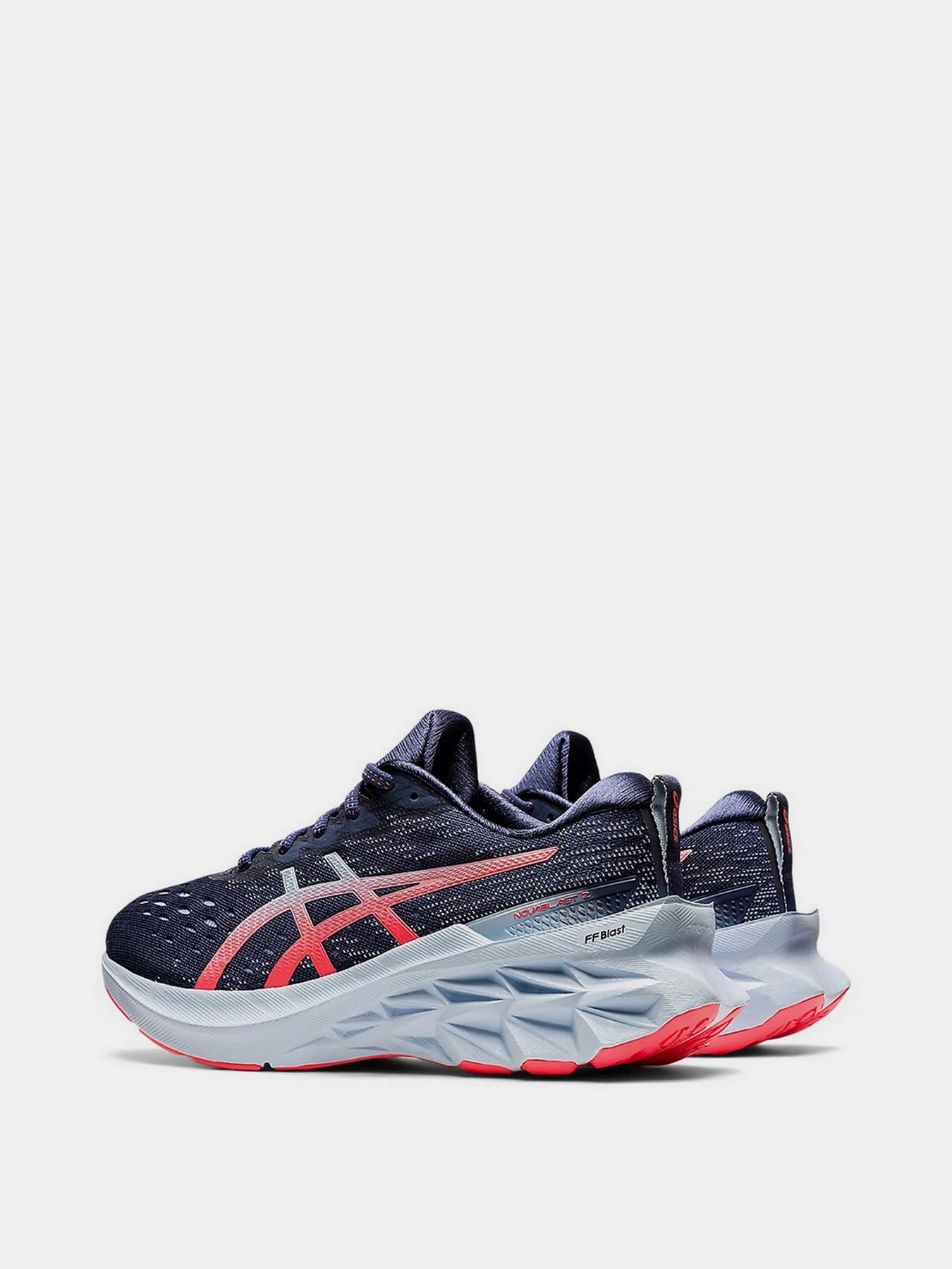 Кросівки Asics Novablast 2 модель 1012B049-400 Кросівки Asics Novablast 2 модель 1012B049-400 Фото