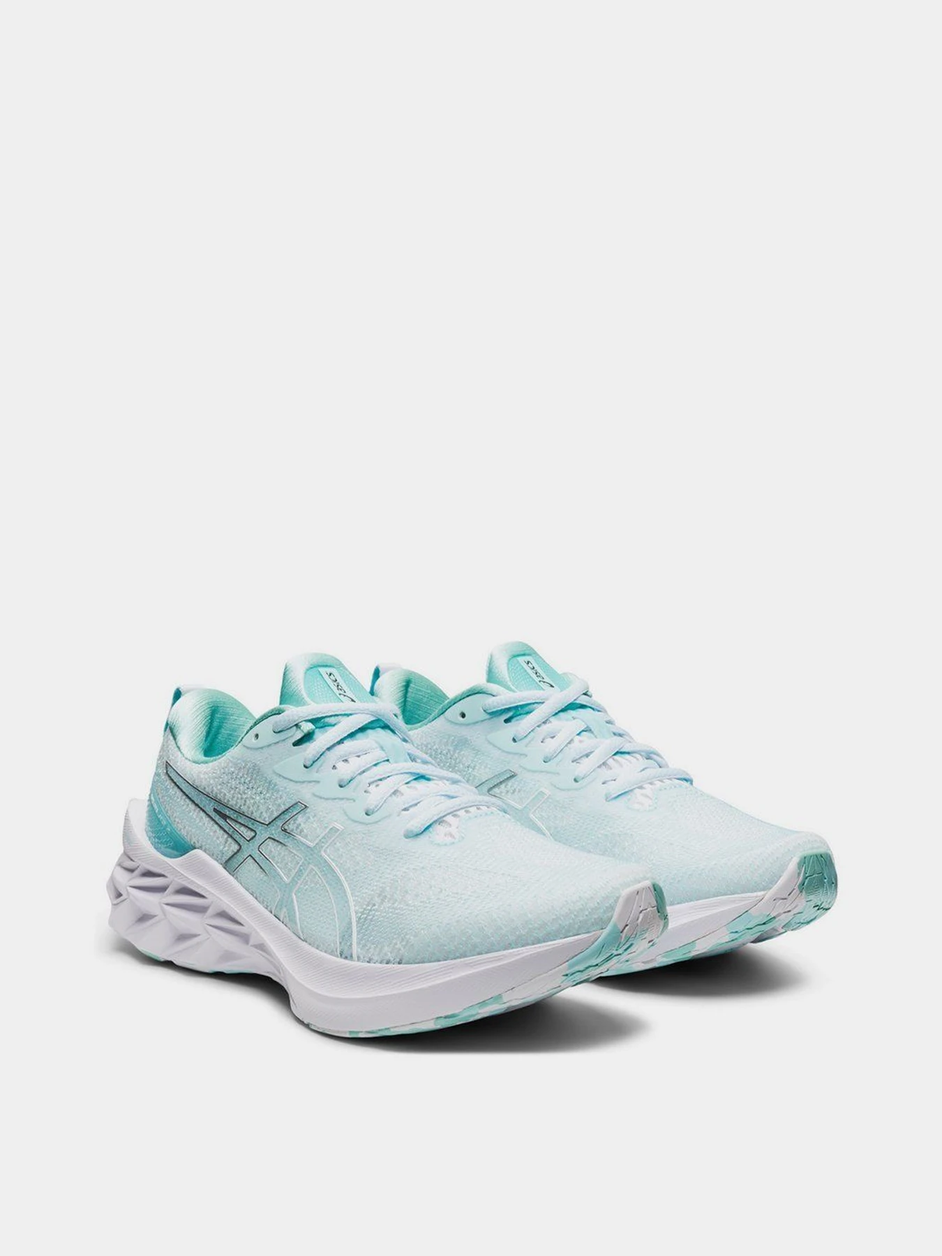 Кроссовки Asics модель 1012B177-100 Фото