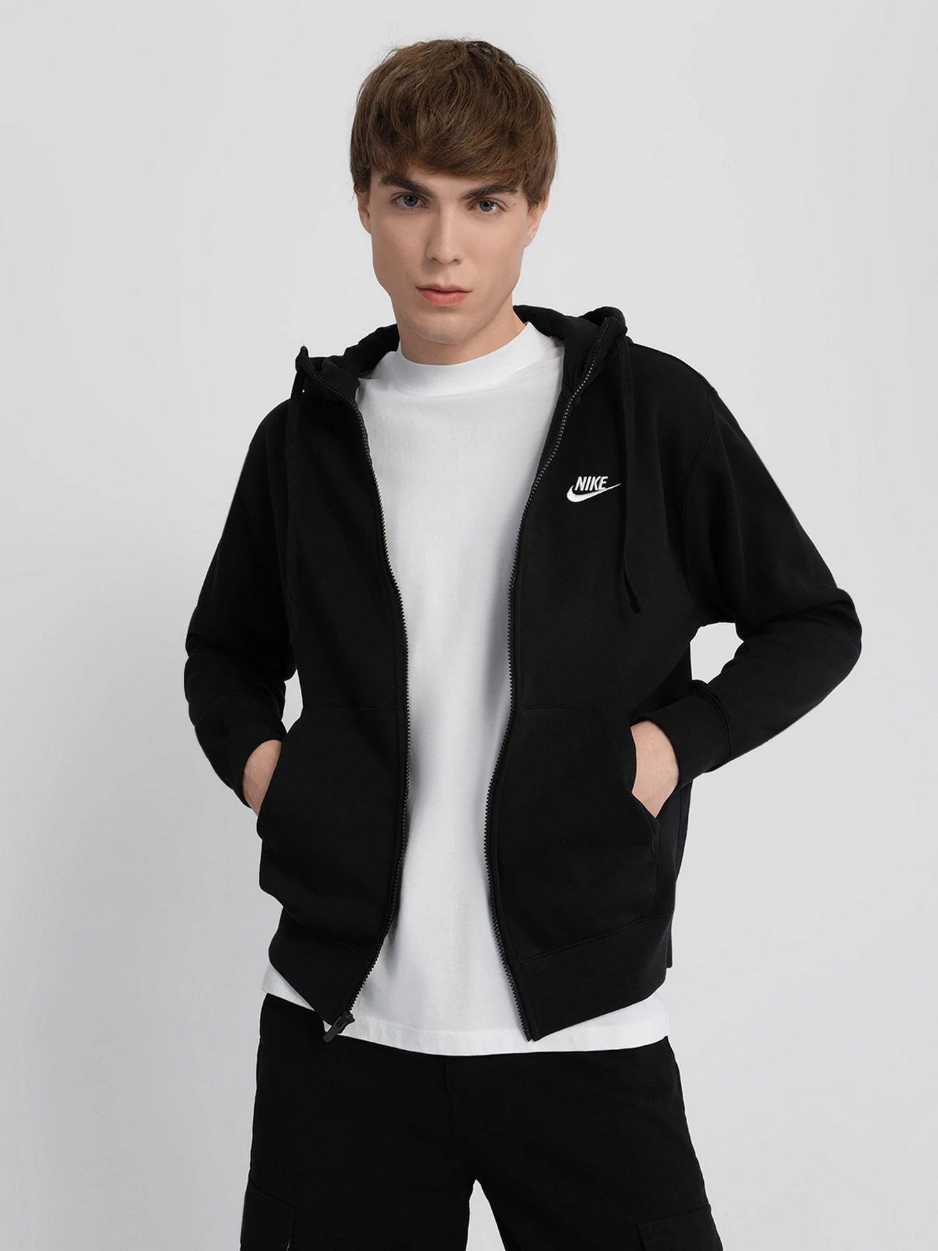 Худі та світшоти NIKE SPORTSWEAR CLUB FLEECE модель BV2645-010 Фото
