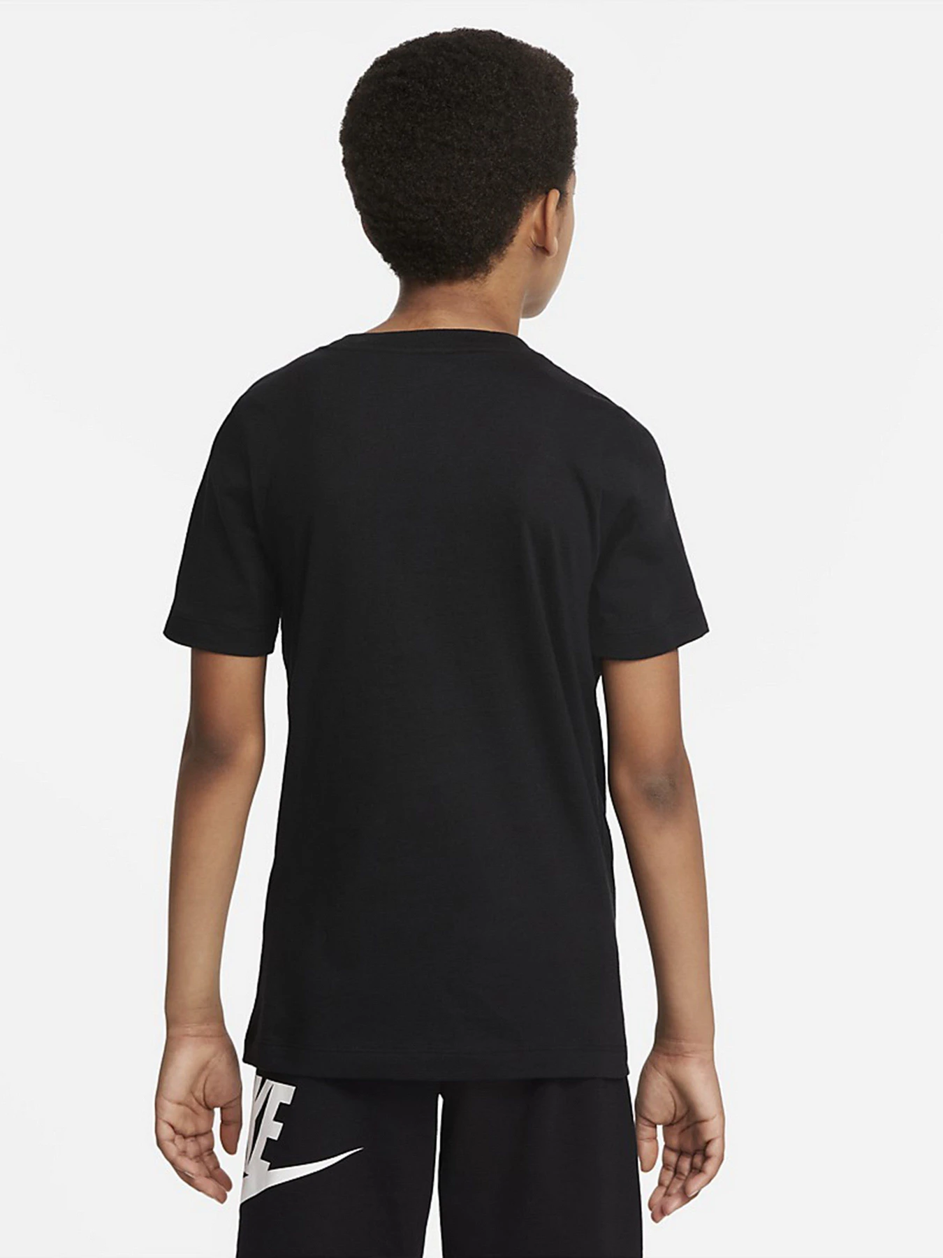 Футболки и поло NIKE Sportswear модель DO1798-010 Футболки и поло NIKE Sportswear модель DO1798-010 Фото