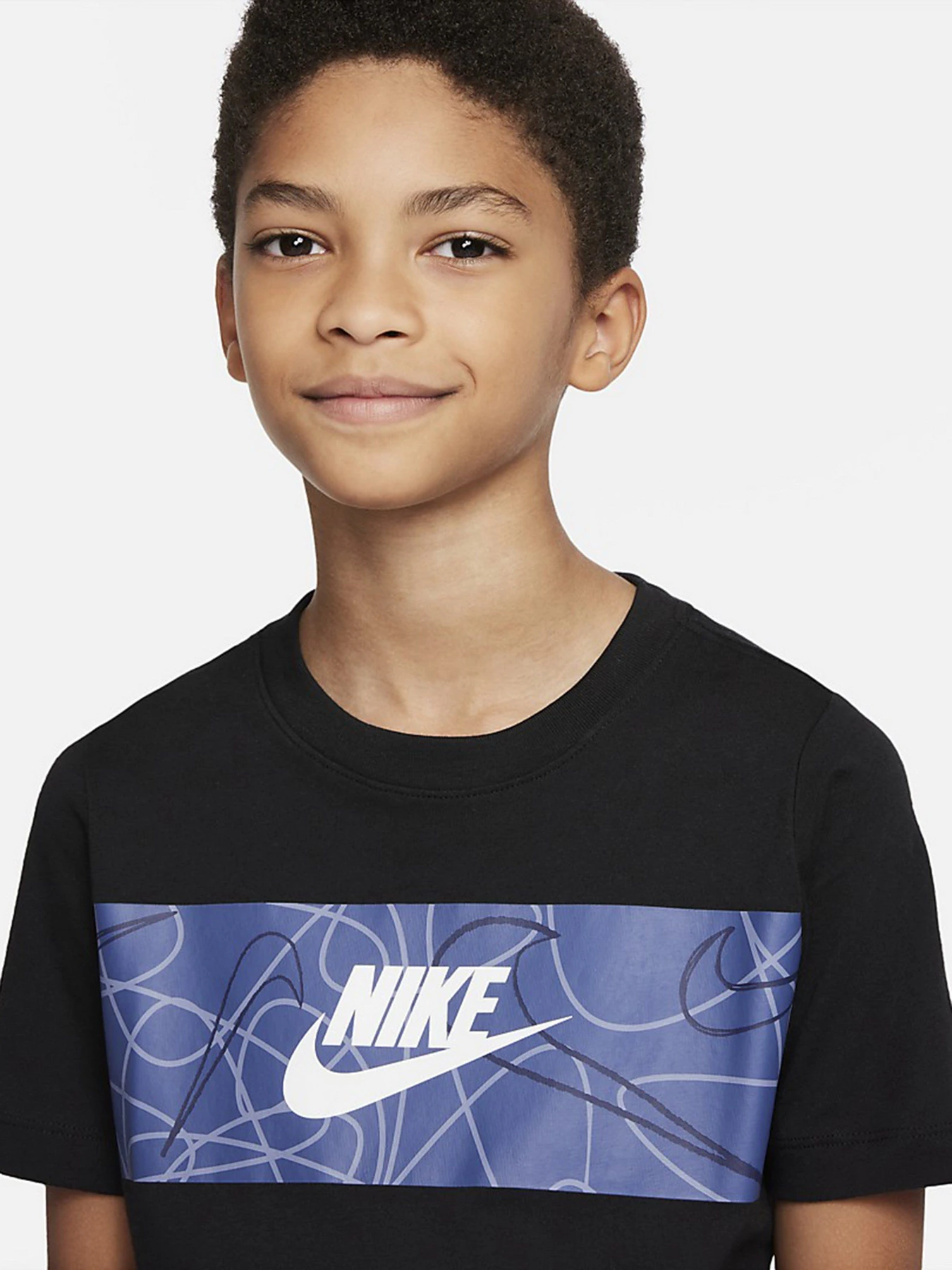 Футболки и поло NIKE Sportswear модель DO1798-010 Футболки и поло NIKE Sportswear модель DO1798-010 Фото