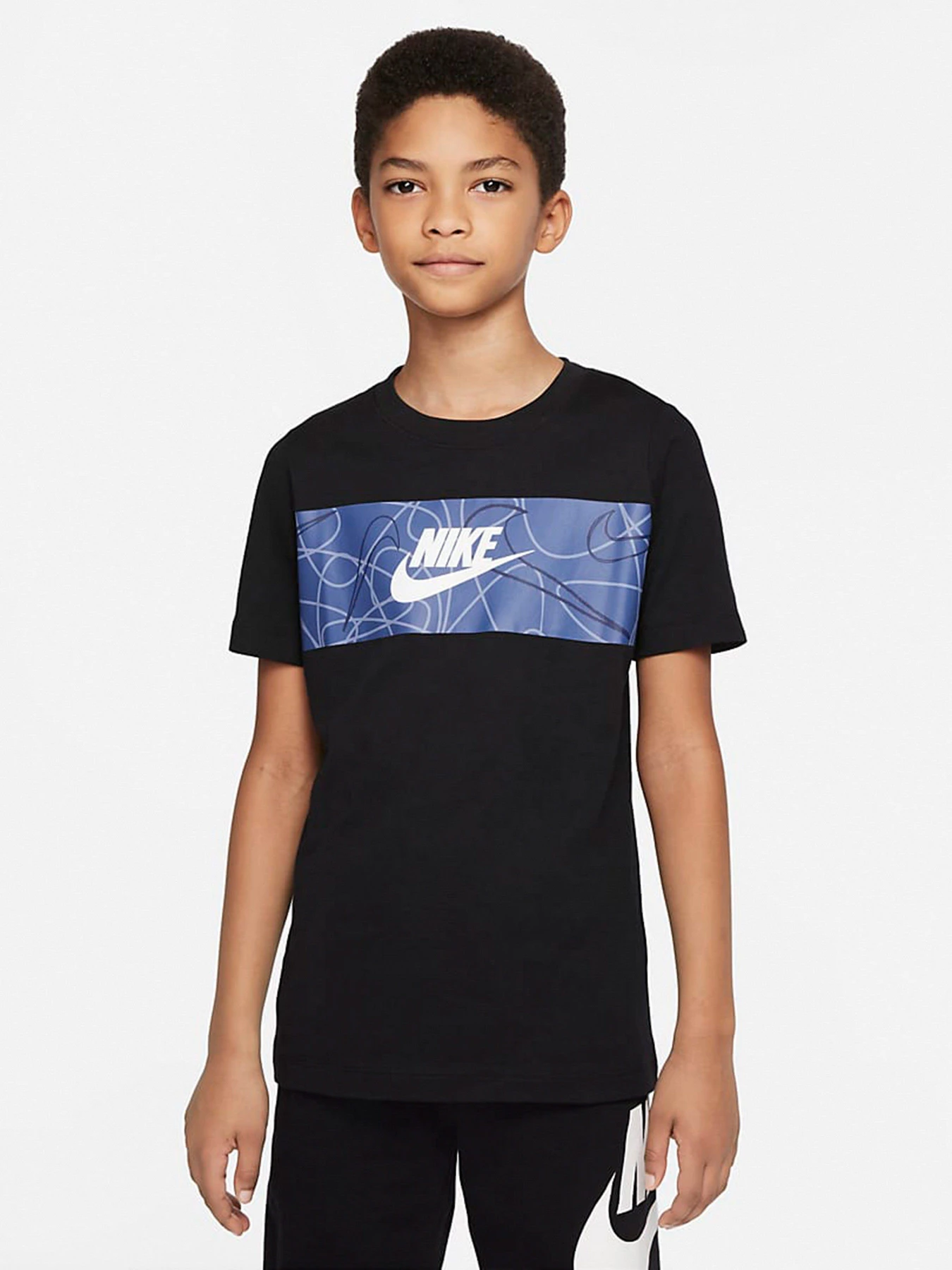 Футболки и поло NIKE Sportswear модель DO1798-010 Футболки и поло NIKE Sportswear модель DO1798-010 Фото