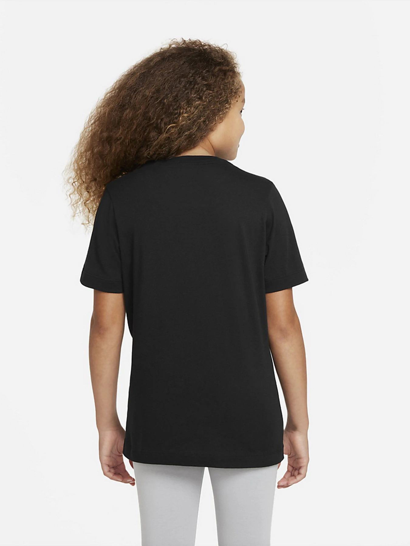 Футболки и поло NIKE Sportswear модель DO1824-010 Футболки и поло NIKE Sportswear модель DO1824-010 Фото