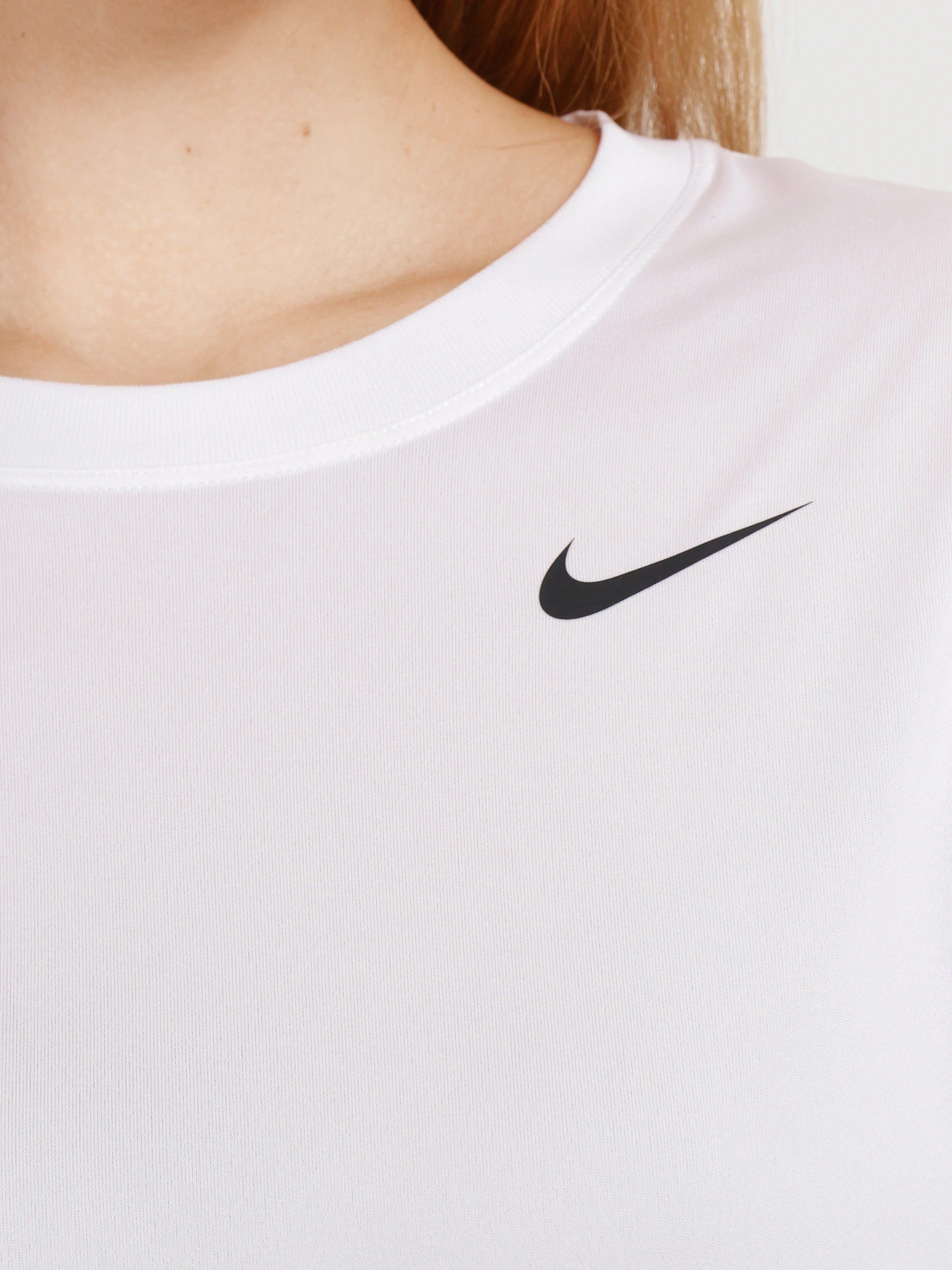 Футболки и поло NIKE Dri-FIT Legend модель AQ3210-100 Футболки и поло NIKE Dri-FIT Legend модель AQ3210-100 Фото
