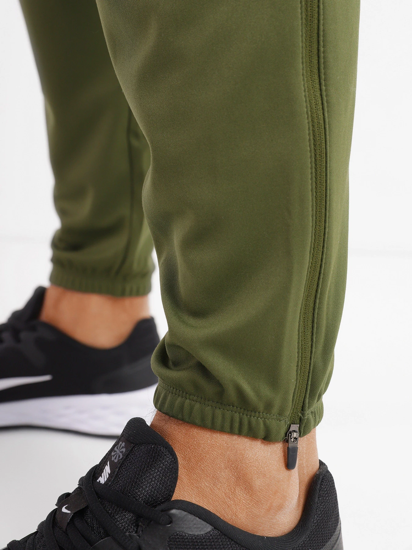 Брюки NIKE Dri-FIT Challenger модель DD5003-326 Фото