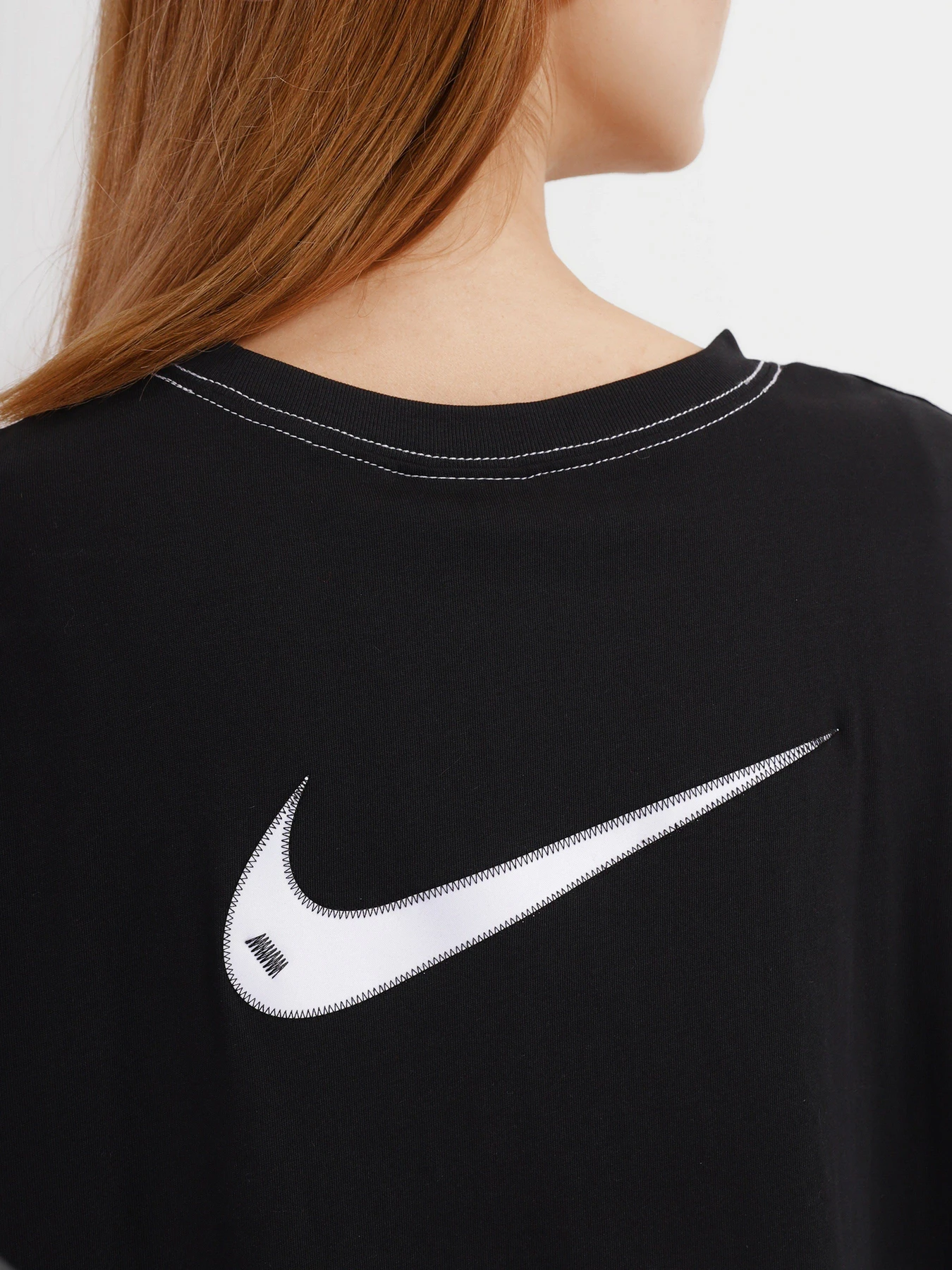 Платья NIKE Sportswear Swoosh модель DM6191-010 Платья NIKE Sportswear Swoosh модель DM6191-010 Фото