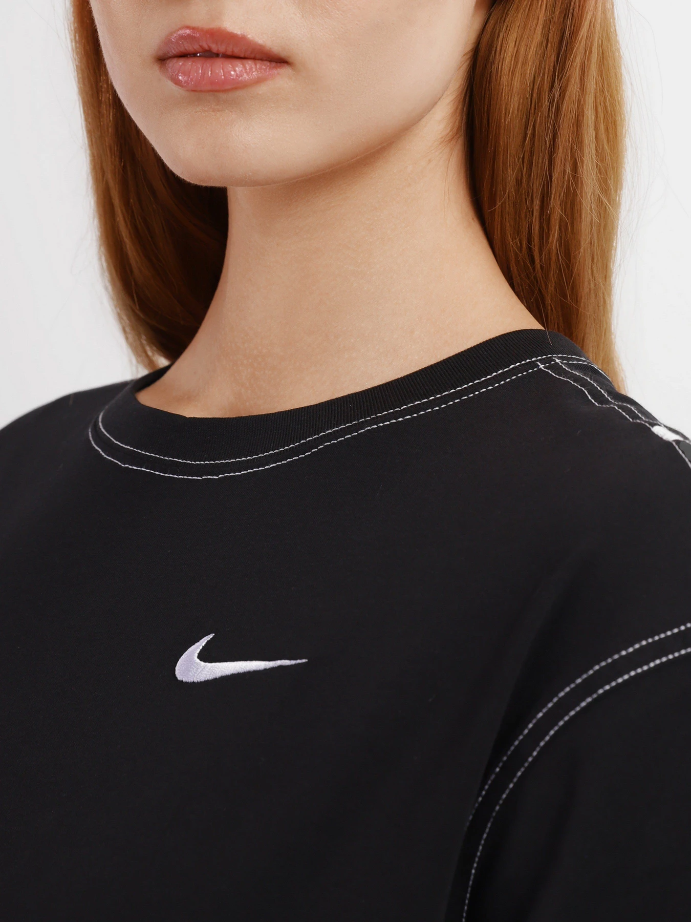 Платья NIKE Sportswear Swoosh модель DM6191-010 Платья NIKE Sportswear Swoosh модель DM6191-010 Фото