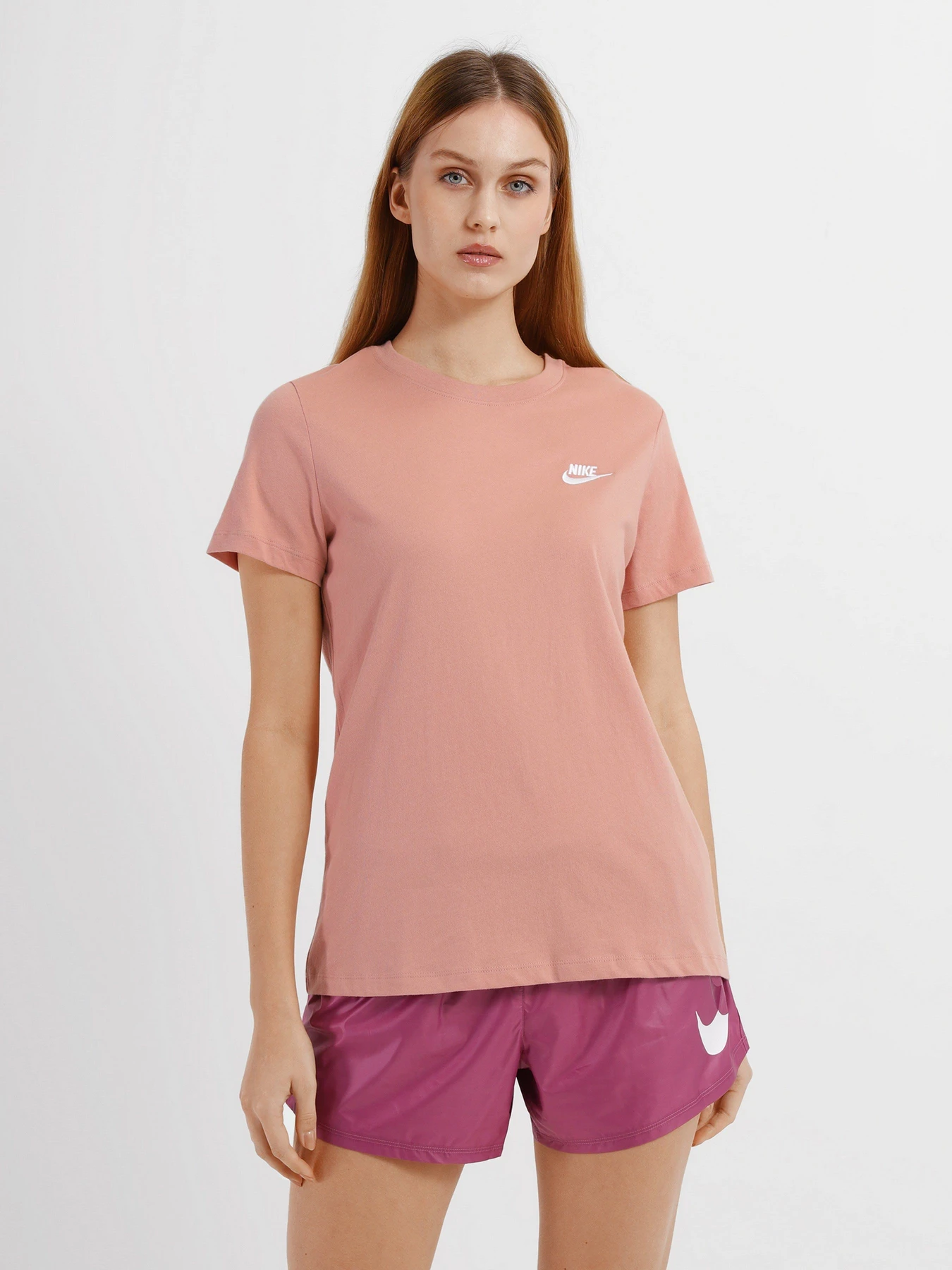 Футболки и поло NIKE Sportswear модель DN2393-609 Футболки и поло NIKE Sportswear модель DN2393-609 Фото