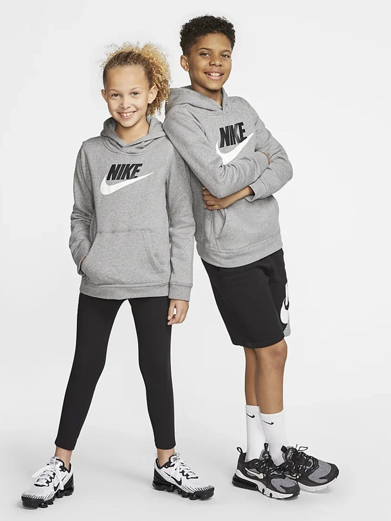 Худі та світшоти NIKE Sportswear Club модель CJ7861-091 Худі та світшоти NIKE Sportswear Club модель CJ7861-091 Фото