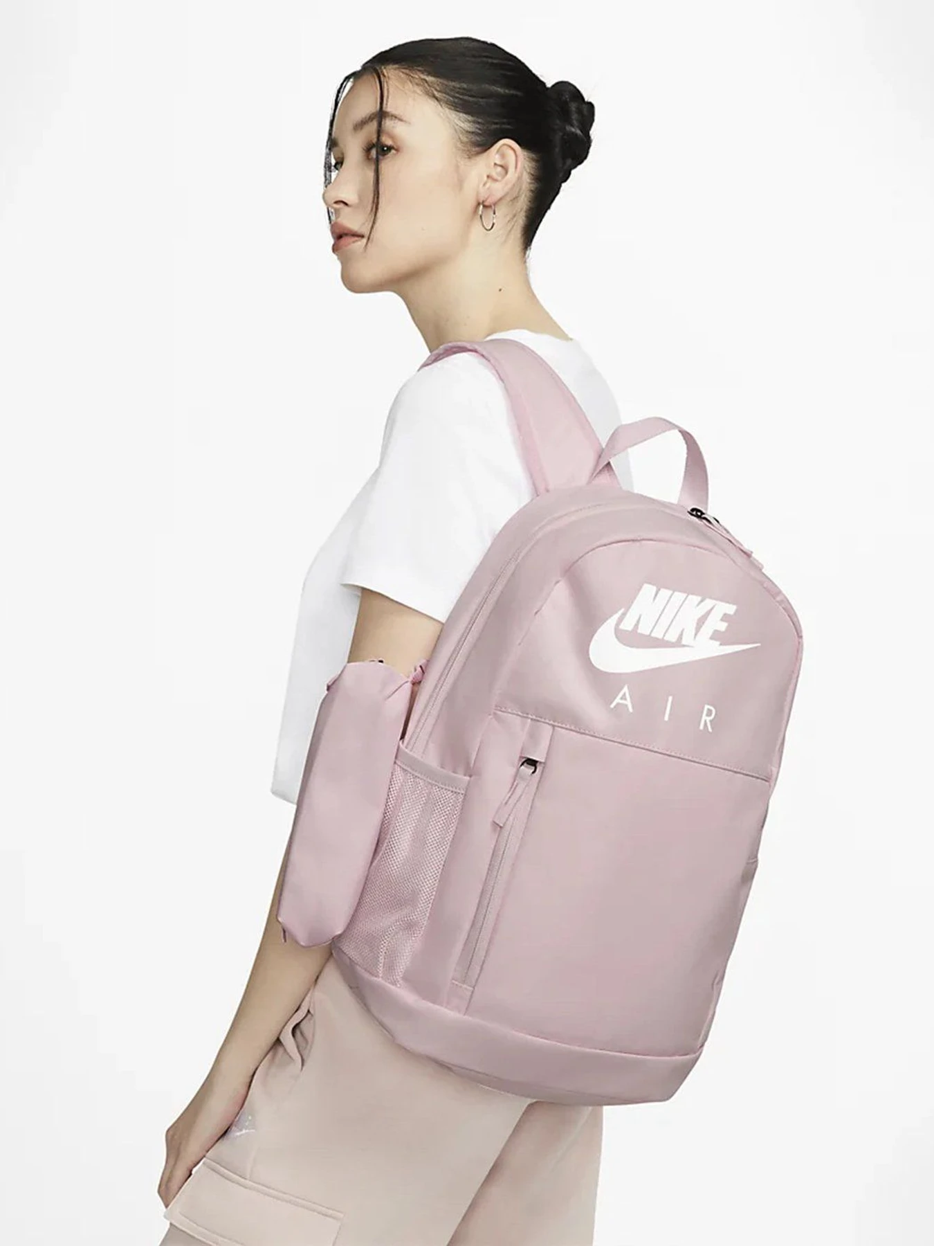 Рюкзаки NIKE Elemental Infantil модель BA6032-663 Рюкзаки NIKE Elemental Infantil модель BA6032-663 Фото