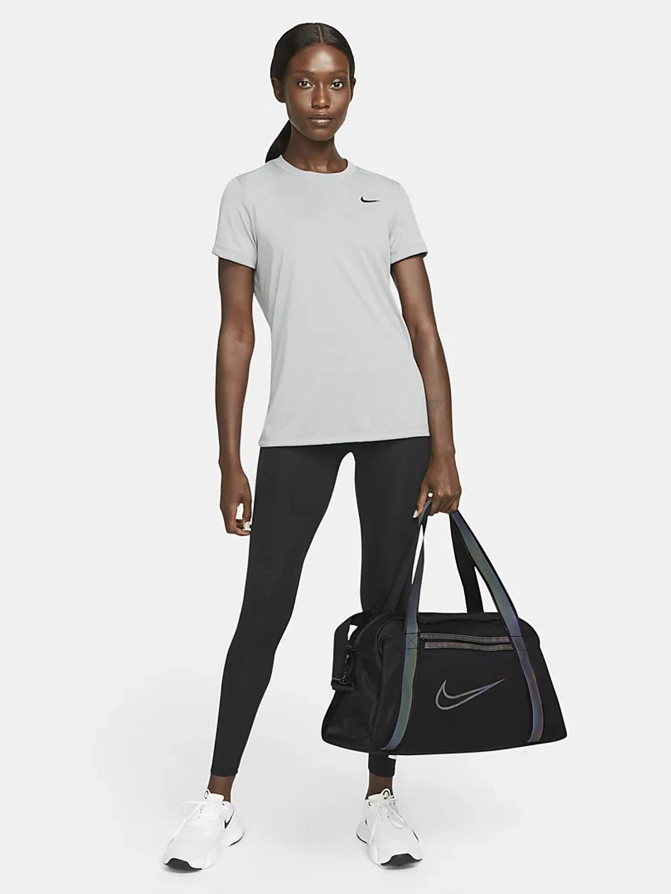 Дорожные сумки и чемоданы NIKE Gym Club модель DB3258-010 Дорожные сумки и чемоданы NIKE Gym Club модель DB3258-010 Фото