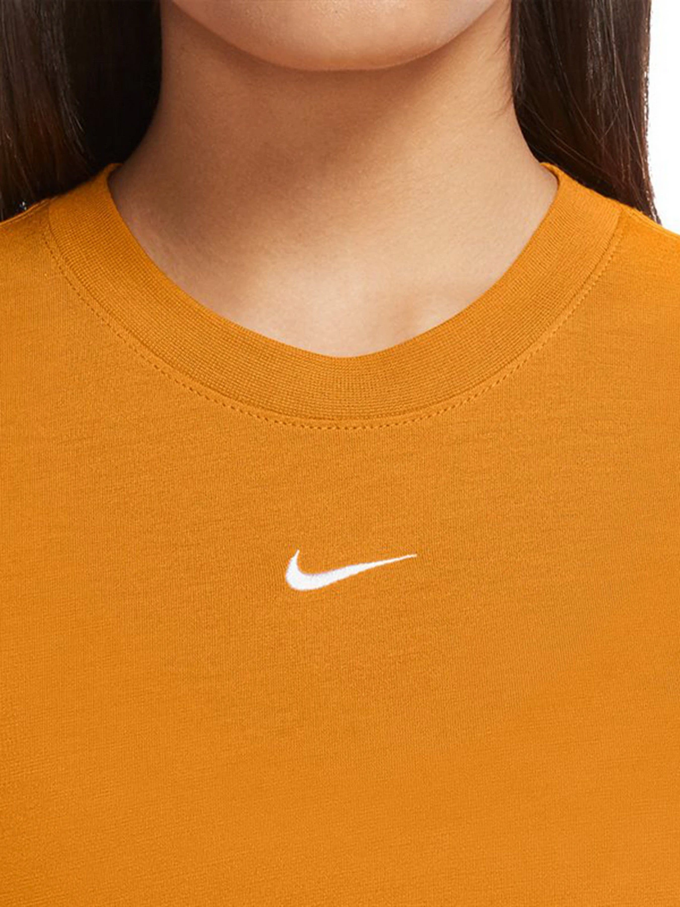 Футболки и поло NIKE Sportswear Essential модель DD1328-738 Футболки и поло NIKE Sportswear Essential модель DD1328-738 Фото