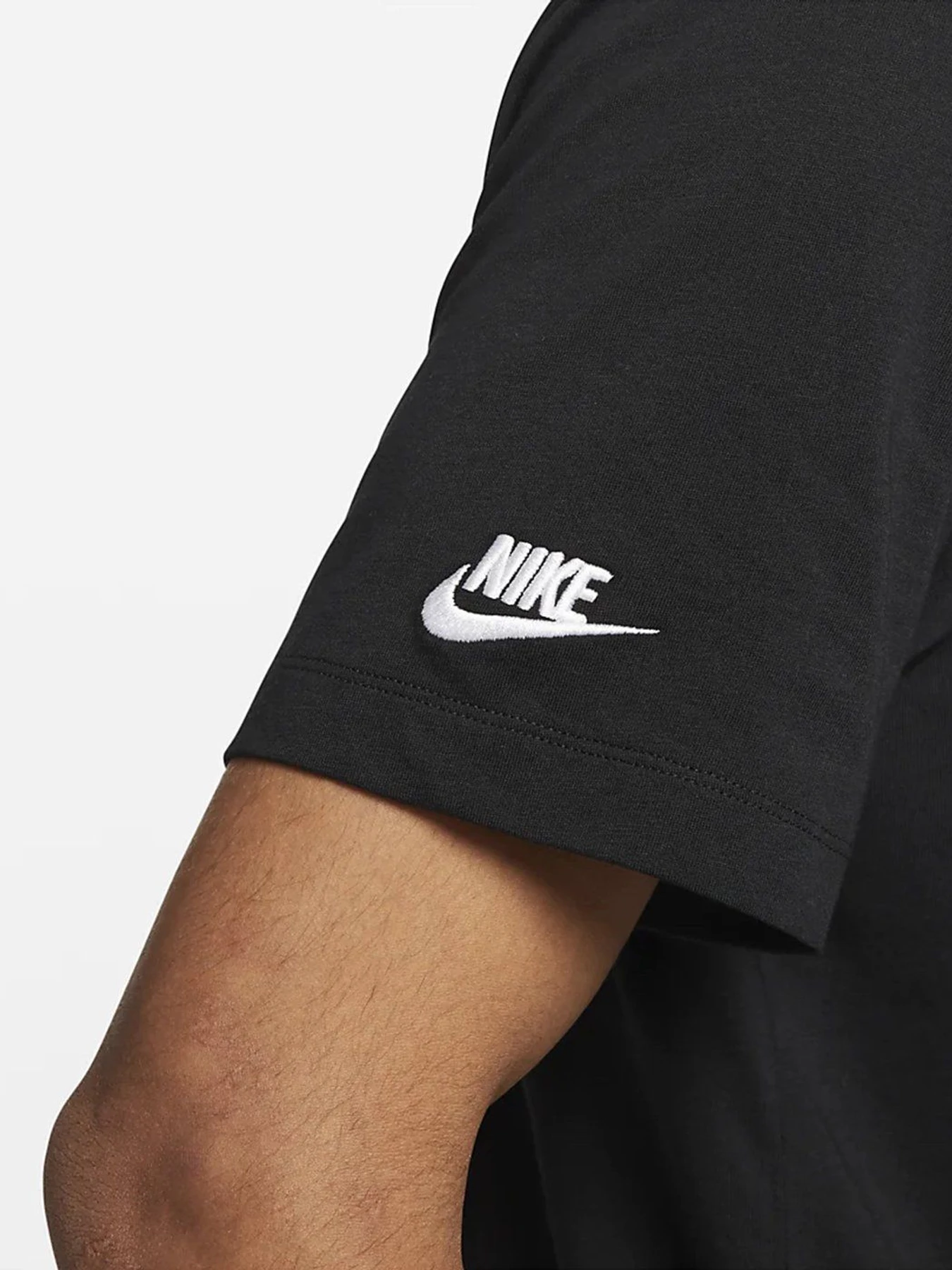Футболки і поло NIKE Sportswear Ess+ модель DM6377-010 Футболки і поло NIKE Sportswear Ess+ модель DM6377-010 Фото