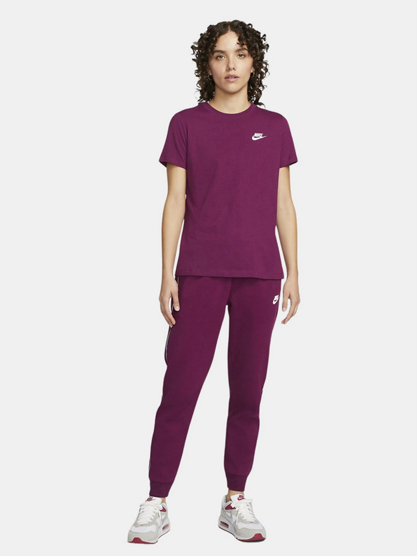 Футболки и поло NIKE Sportswear модель DN2393-610 Футболки и поло NIKE Sportswear модель DN2393-610 Фото