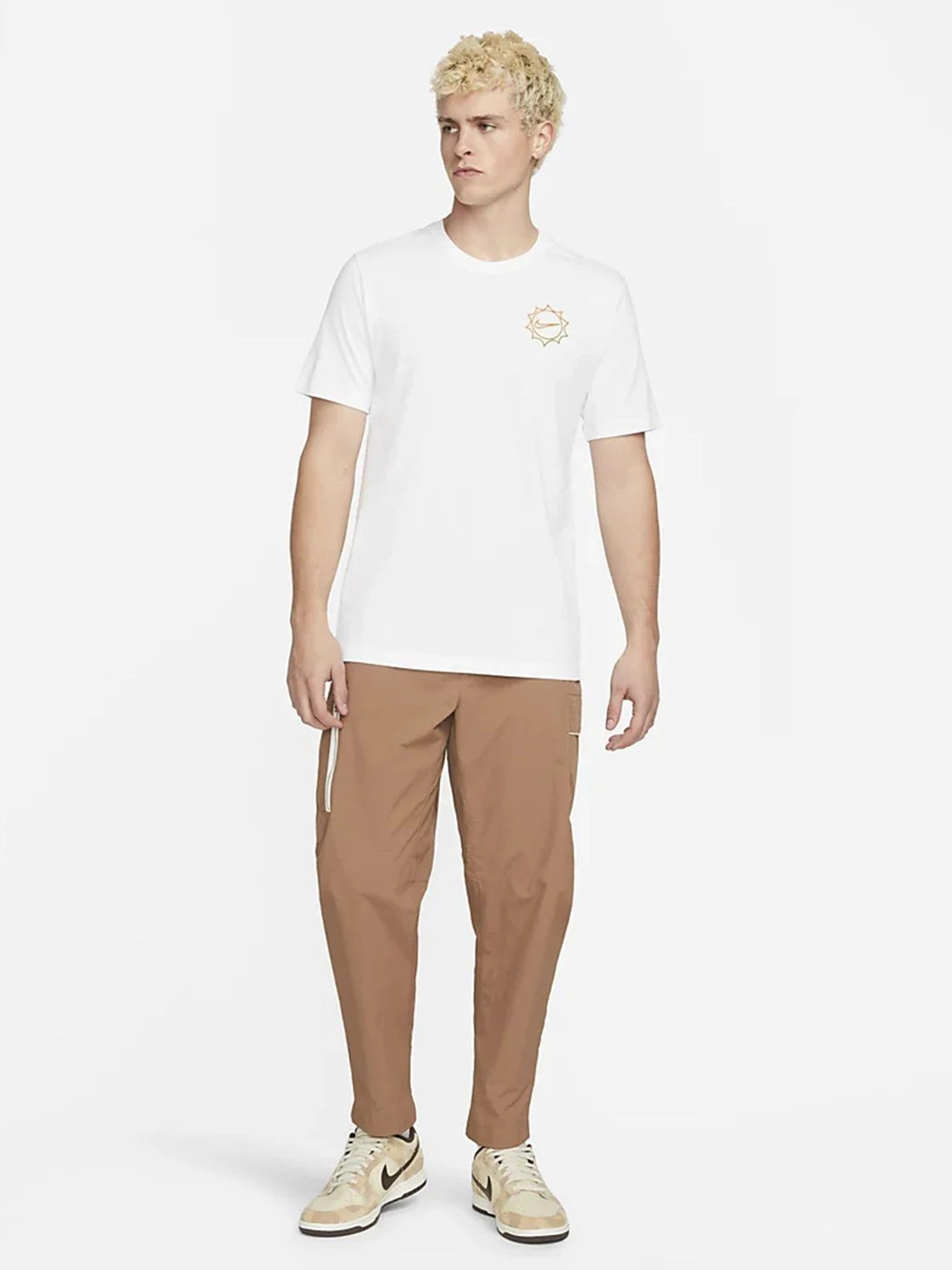 Футболки і поло NIKE Sportswear модель DN5193-100 Футболки і поло NIKE Sportswear модель DN5193-100 Фото