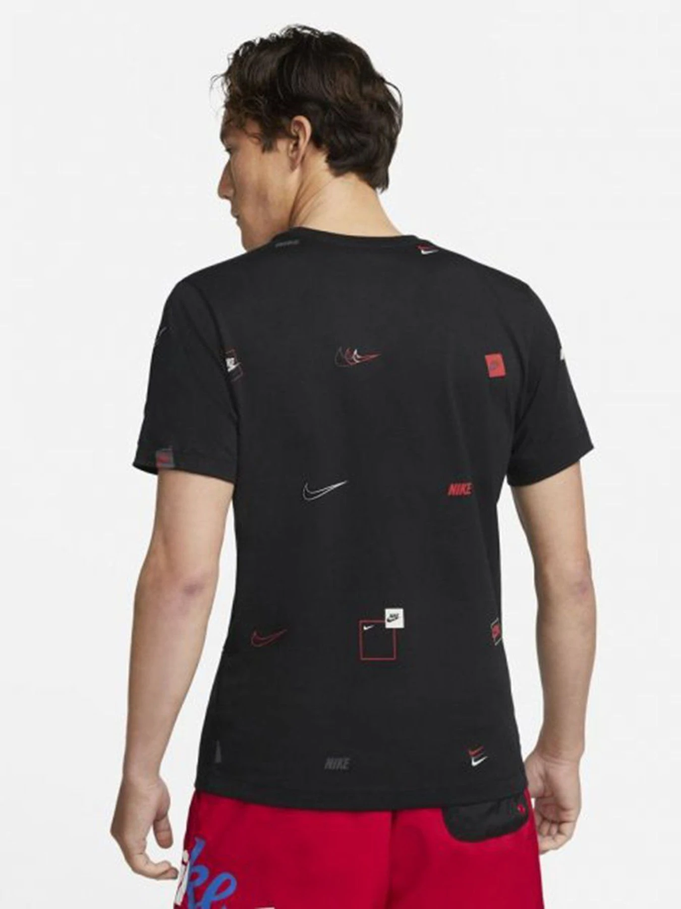 Футболки і поло NIKE Sportswear модель DN5246-010 Футболки і поло NIKE Sportswear модель DN5246-010 Фото