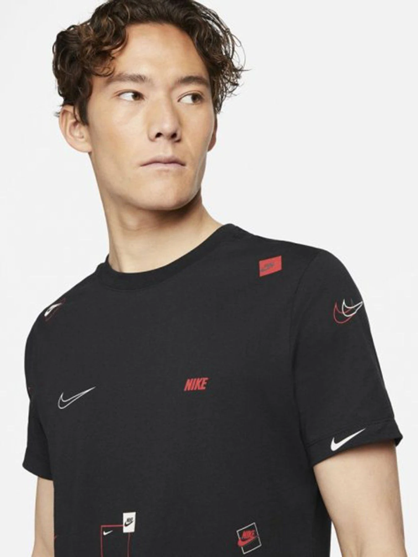 Футболки і поло NIKE Sportswear модель DN5246-010 Футболки і поло NIKE Sportswear модель DN5246-010 Фото