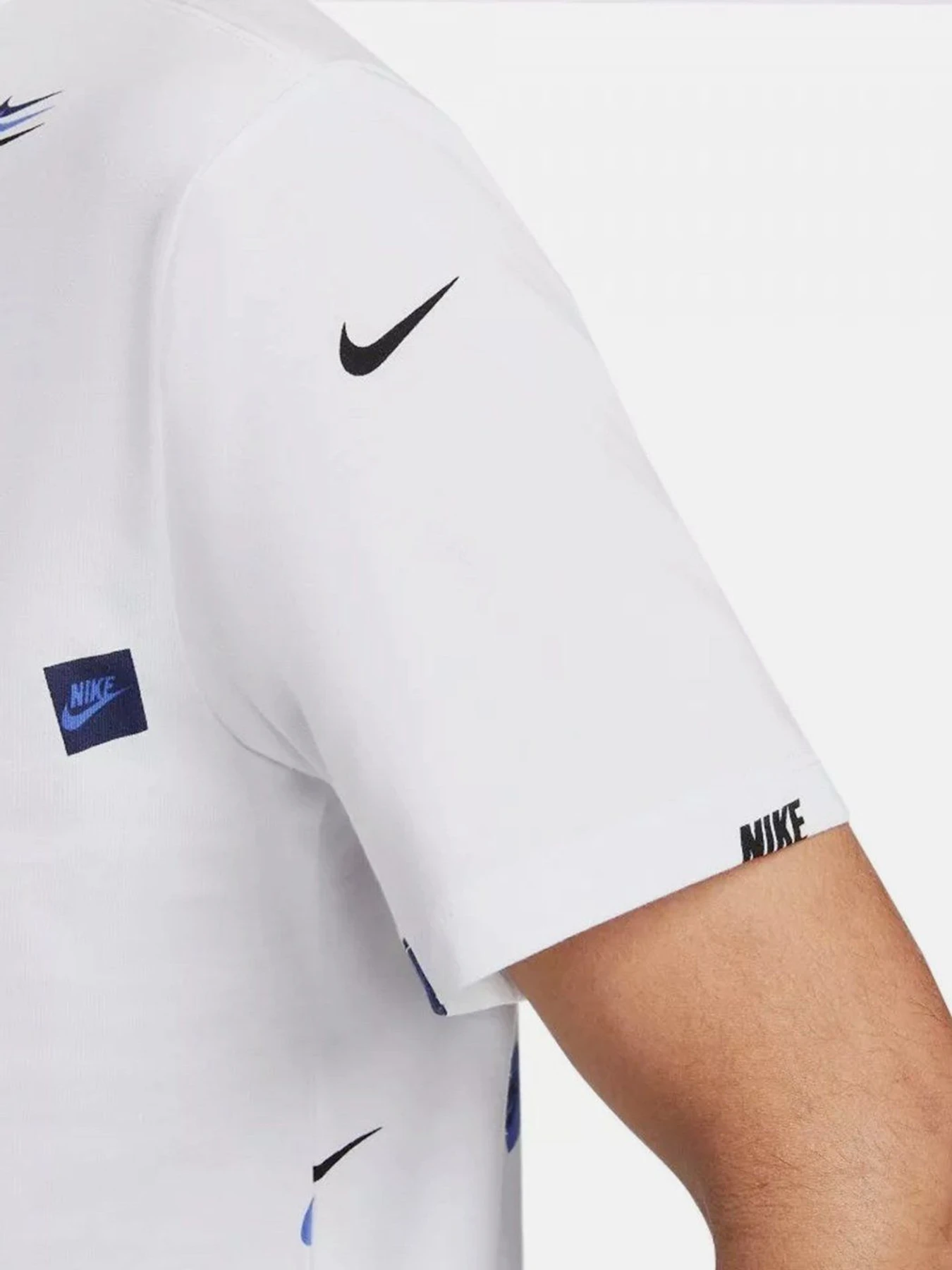 Футболки і поло NIKE Sportswear модель DN5246-100 Футболки і поло NIKE Sportswear модель DN5246-100 Фото