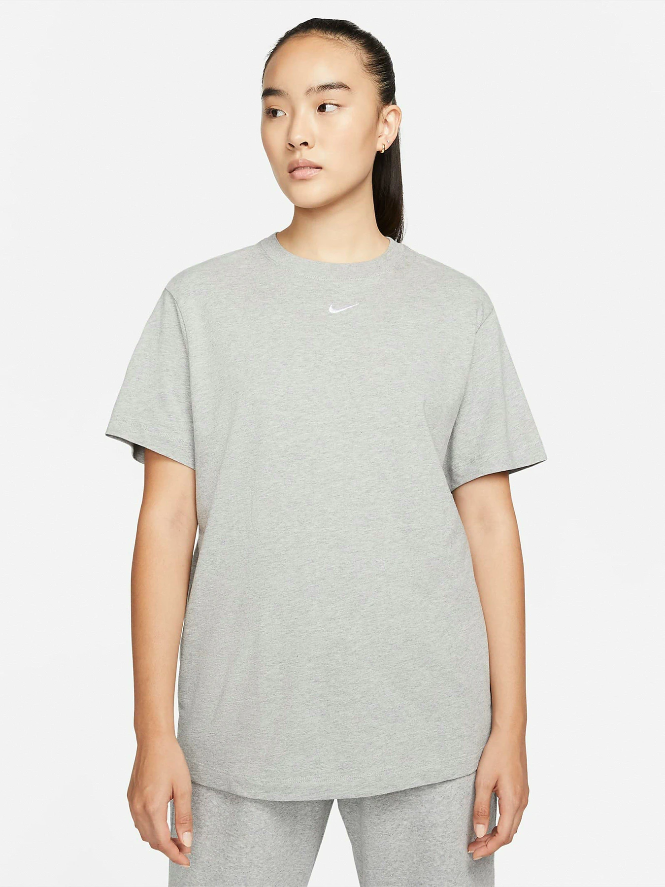 Футболки і поло NIKE Sportswear Essentials модель DN5697-063 Фото