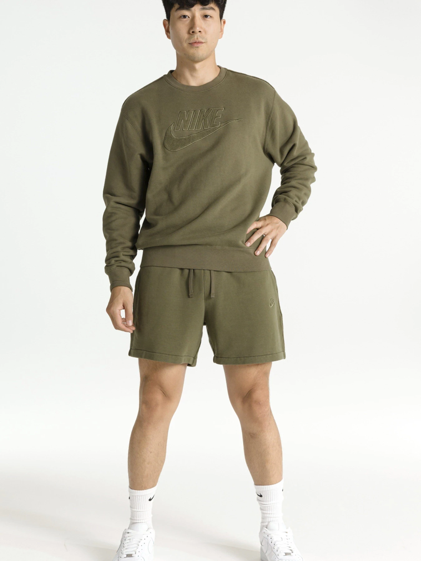 Худі та світшоти NIKE Club Fleece+ модель DQ4583-222 Худі та світшоти NIKE Club Fleece+ модель DQ4583-222 Фото