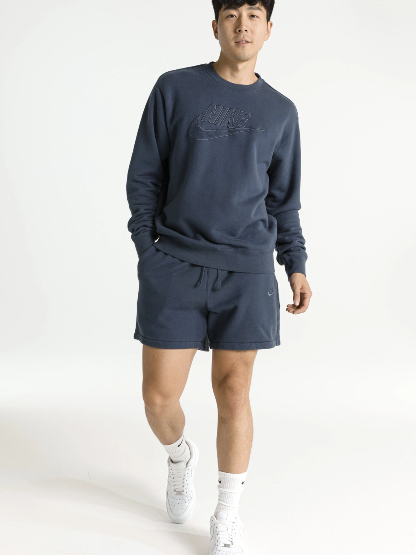 Худі та світшоти NIKE Club Fleece+ модель DQ4583-437 Худі та світшоти NIKE Club Fleece+ модель DQ4583-437 Фото
