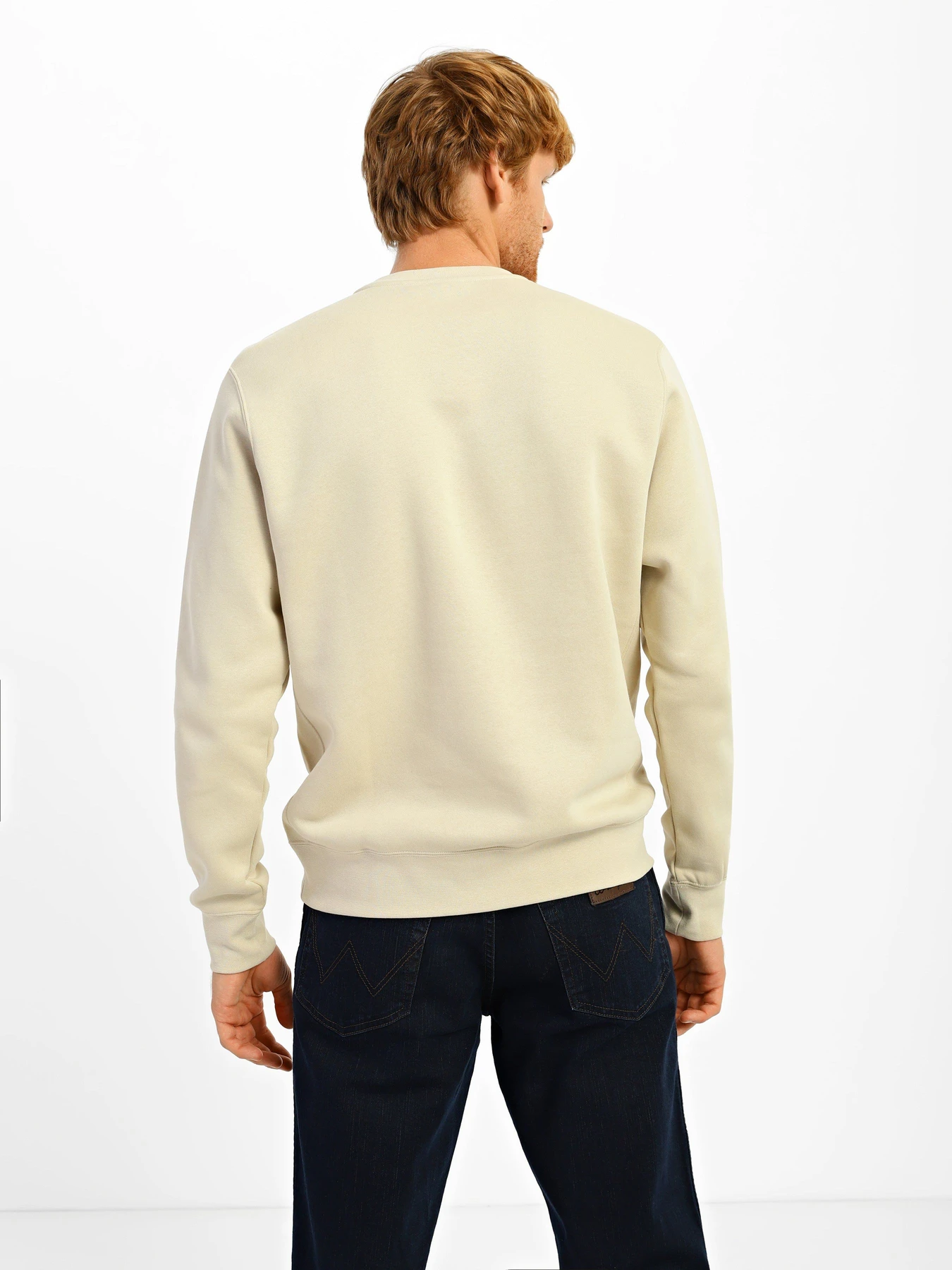 Худі та світшоти NIKE Sportswear Club Fleece Graphic Crew модель DQ4912-206 Худі та світшоти NIKE Sportswear Club Fleece Graphic Crew модель DQ4912-206 Фото