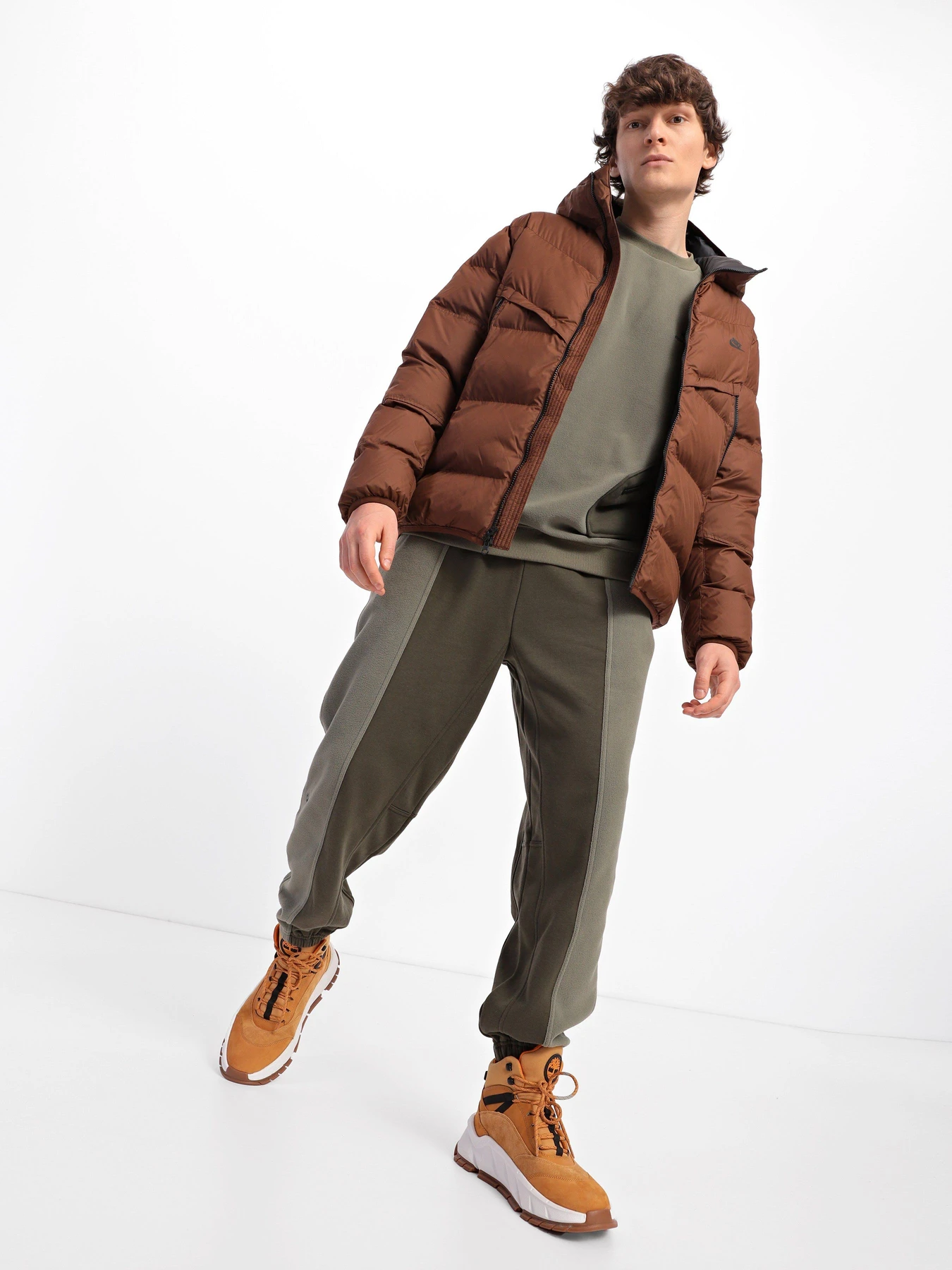 Куртки и дубленки NIKE Storm-FIT Windrunner модель DR9605-259 Куртки и дубленки NIKE Storm-FIT Windrunner модель DR9605-259 Фото