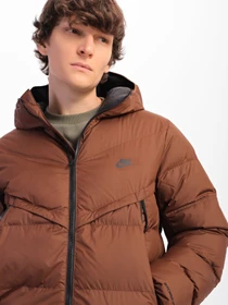 Куртки и дубленки NIKE Storm-FIT Windrunner модель DR9605-259 Фото