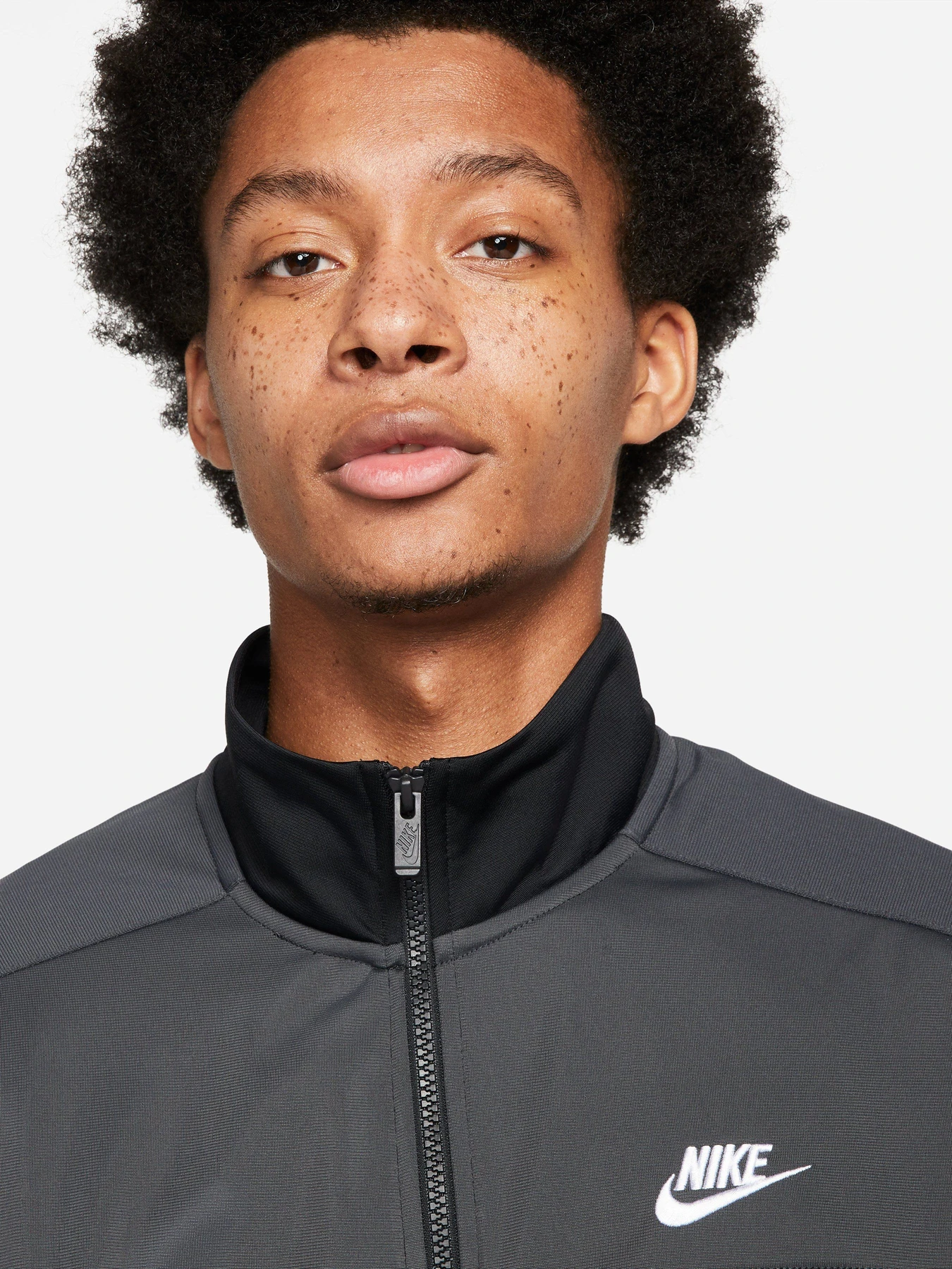 Костюми NIKE Sport Essentials модель DM6843-010 Костюми NIKE Sport Essentials модель DM6843-010 Фото
