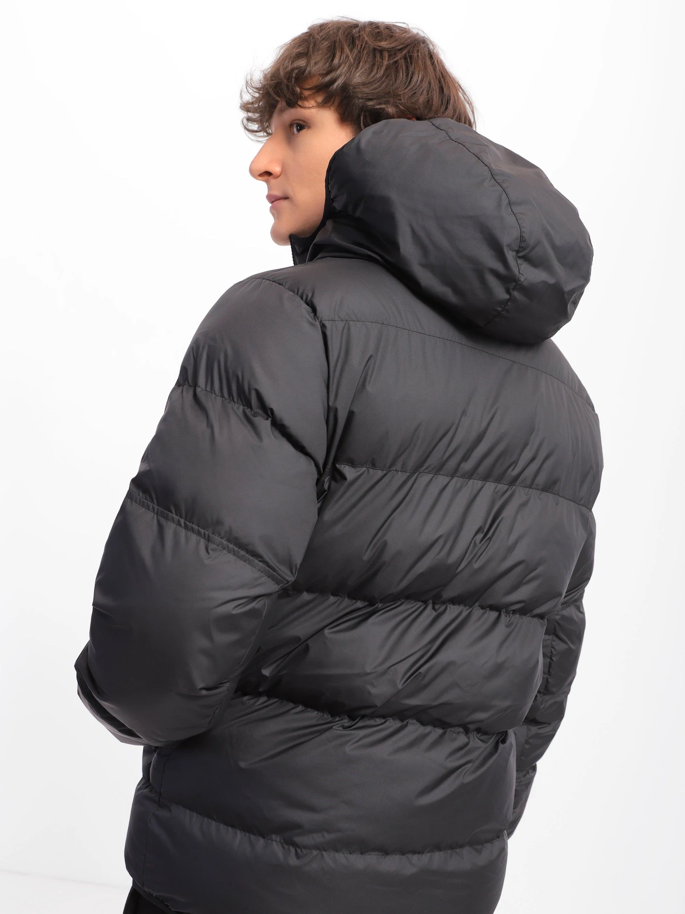 Куртки та дублянки NIKE Storm-FIT Windrunner модель DR9605-010 Фото