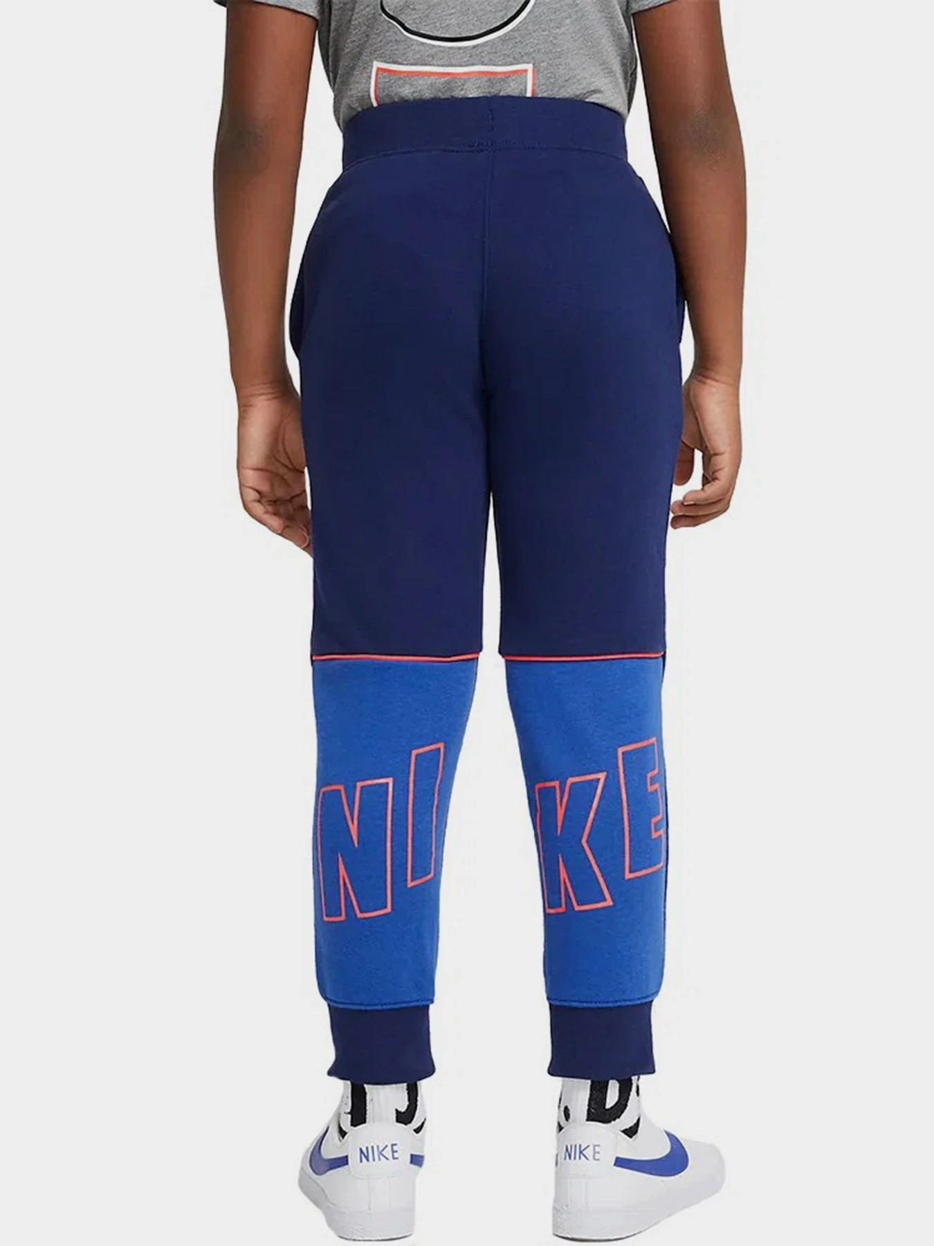 Брюки NIKE LOGO GRAPHIC модель 86H359-U9J Брюки NIKE LOGO GRAPHIC модель 86H359-U9J Фото