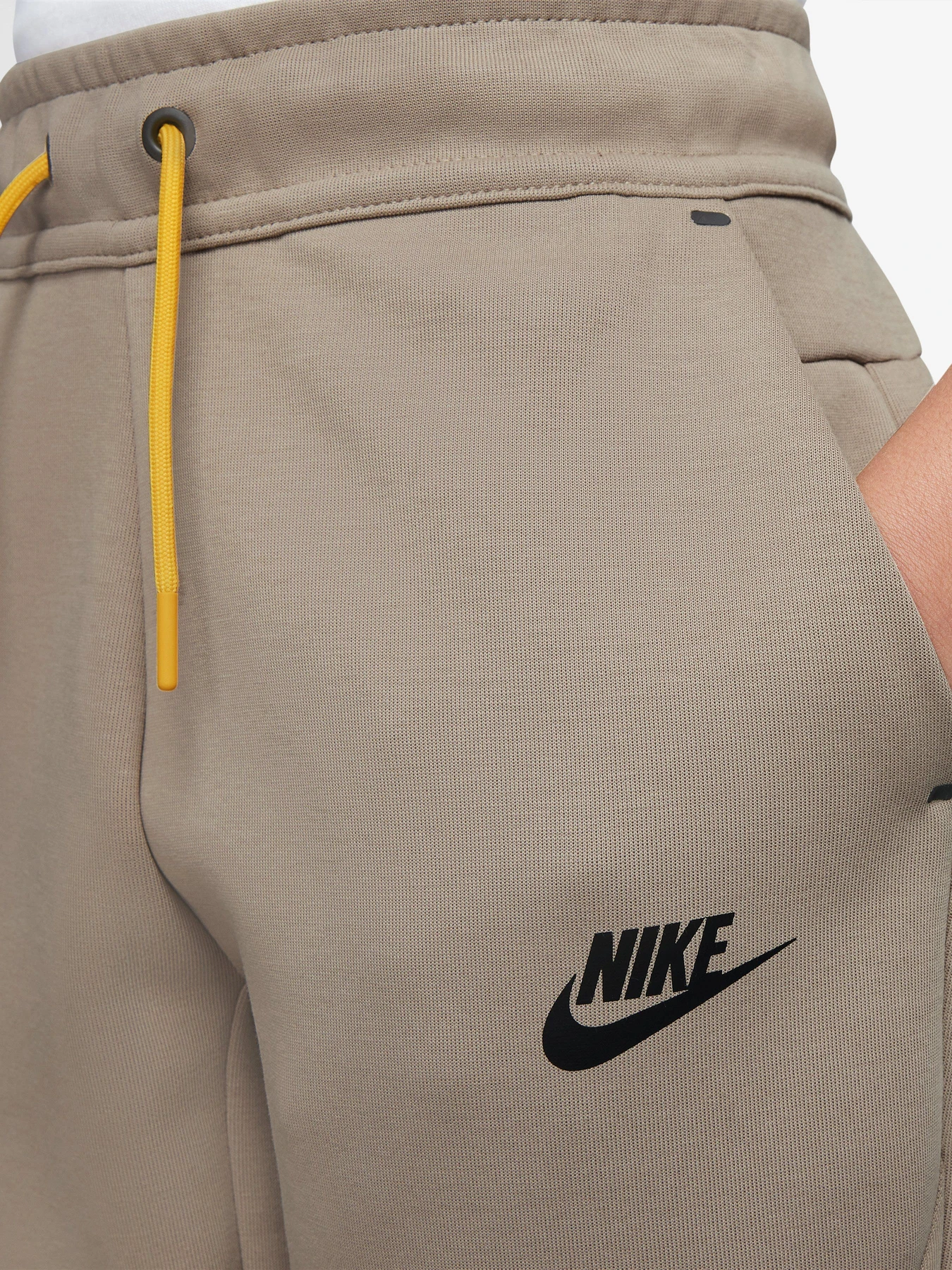 Брюки NIKE Sportswear Tech Fleece модель CU9213-247 Брюки NIKE Sportswear Tech Fleece модель CU9213-247 Фото