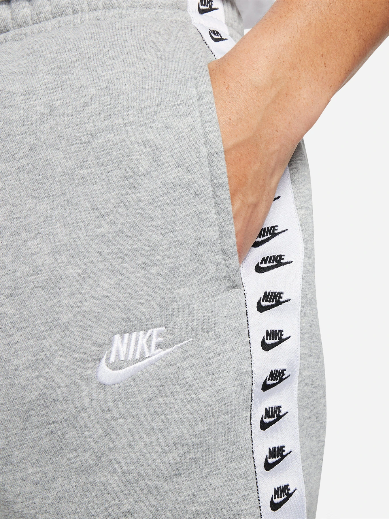 Костюмы NIKE Sport Essential модель DM6838-063 Костюмы NIKE Sport Essential модель DM6838-063 Фото