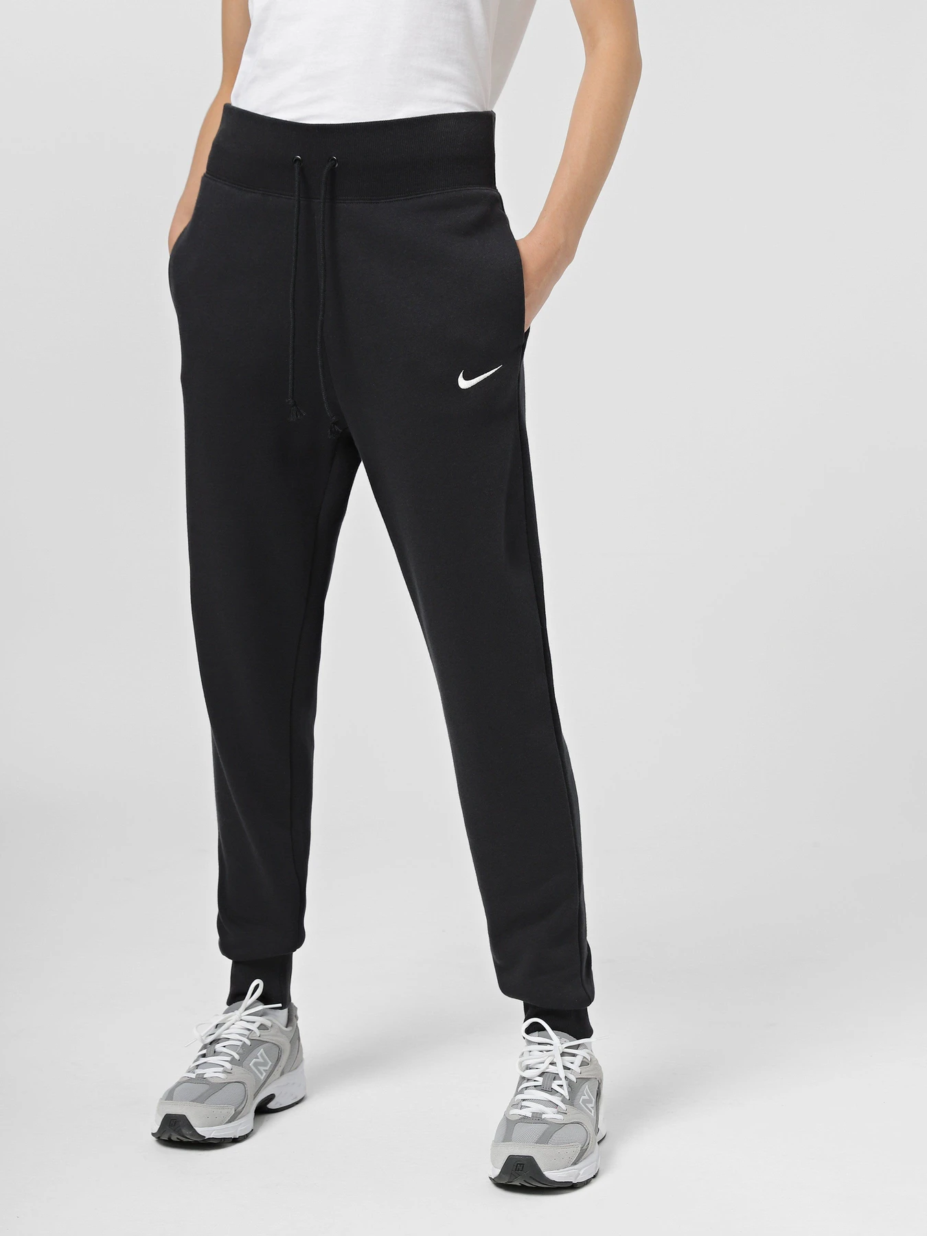 Брюки NIKE Sportswear Phoenix Fleece модель DQ5688-010 Брюки NIKE Sportswear Phoenix Fleece модель DQ5688-010 Фото