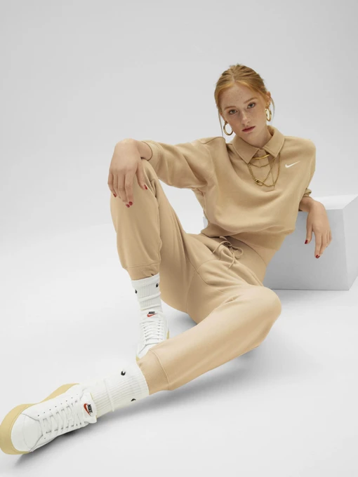 Брюки NIKE Sportswear Phoenix Fleece модель DQ5688-200 Фото