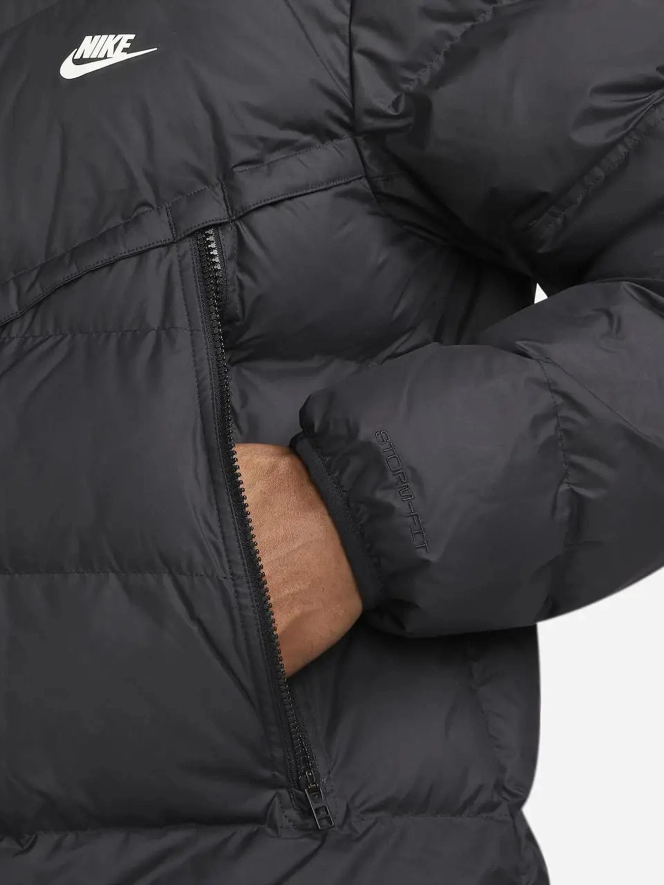 Куртки та дублянки NIKE Sportswear Storm-FIT Windrunner модель DR9609-010 Куртки та дублянки NIKE Sportswear Storm-FIT Windrunner модель DR9609-010 Фото