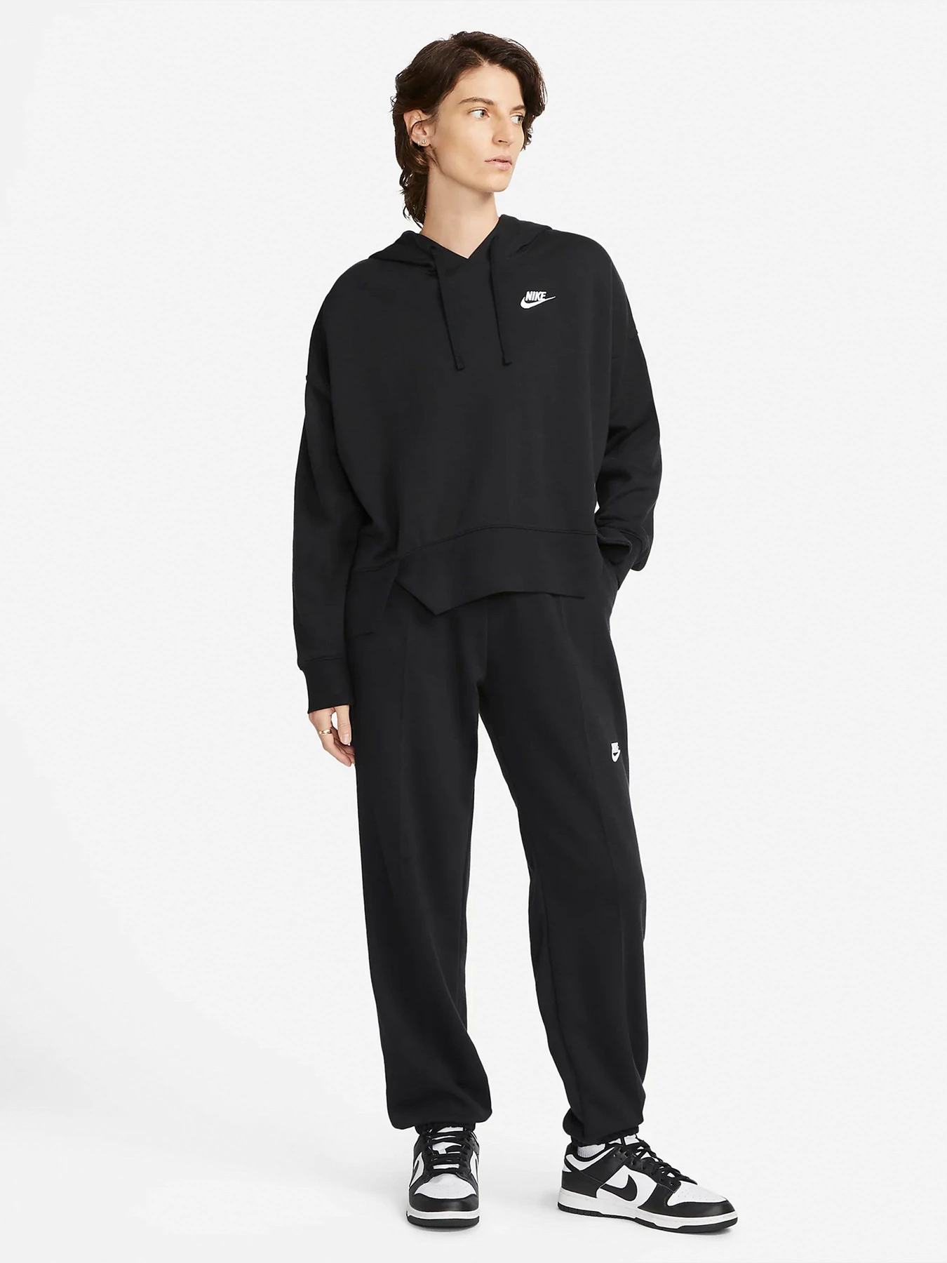 Худи и свитшоты NIKE Sportswear Club Fleece модель DV5645-010 Худи и свитшоты NIKE Sportswear Club Fleece модель DV5645-010 Фото
