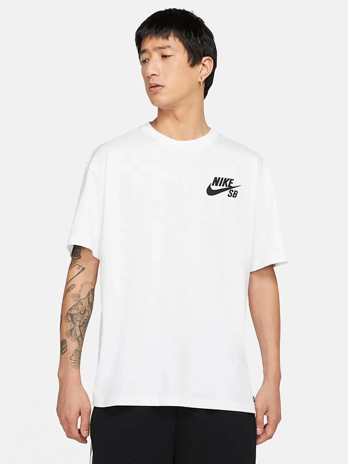 Футболки и поло NIKE SB LOGO SKATE модель DC7817-100 Футболки и поло NIKE SB LOGO SKATE модель DC7817-100 Фото
