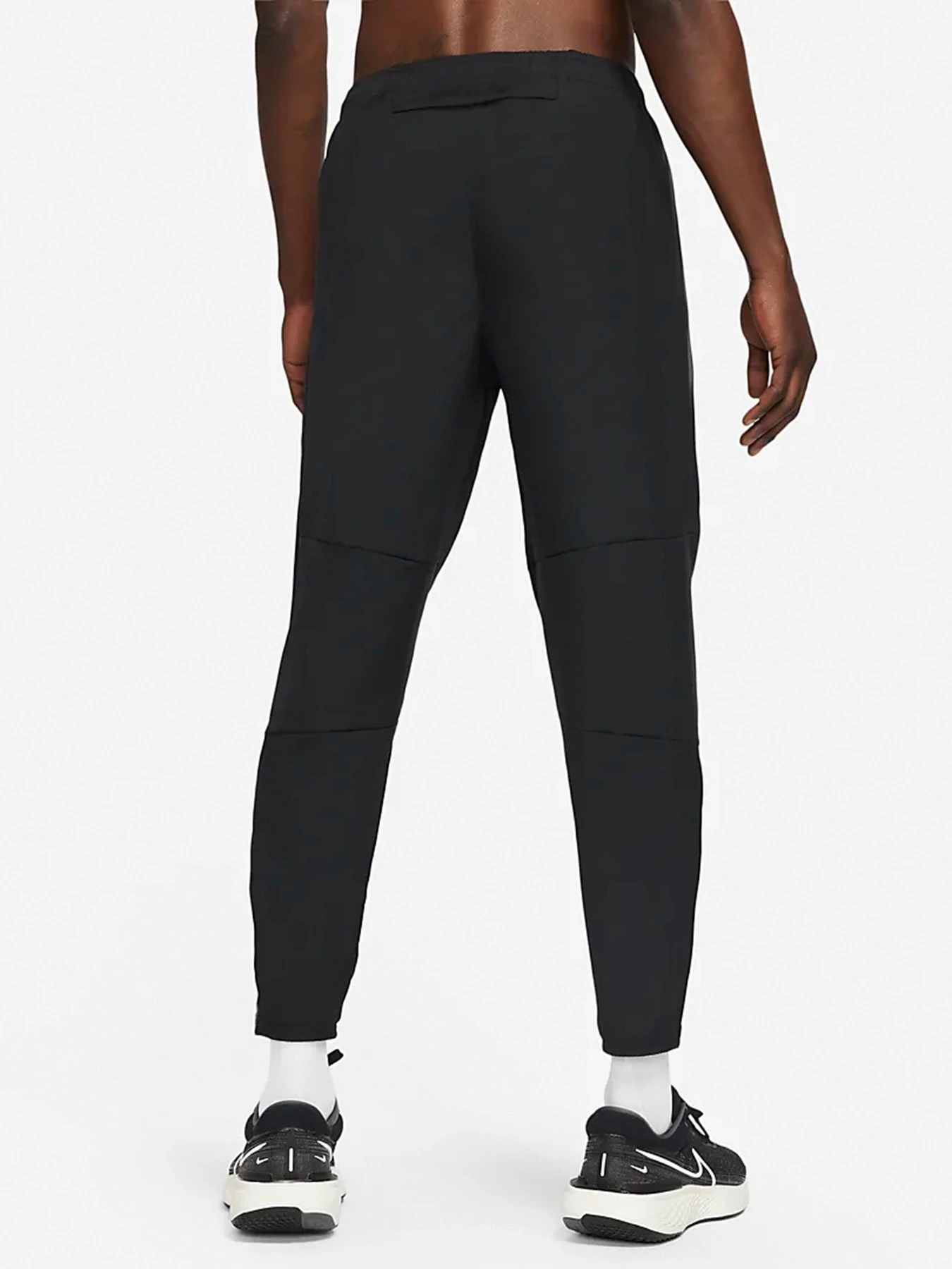 Брюки NIKE DRI-FIT CHALLENGER модель DD4894-010 Брюки NIKE DRI-FIT CHALLENGER модель DD4894-010 Фото